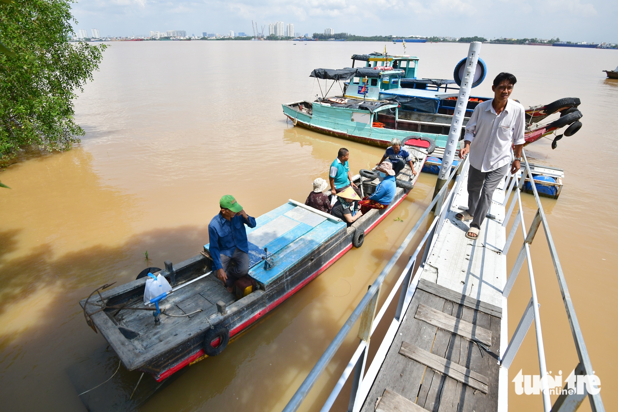 Người dân doi Mỹ Khánh, Cần Giờ thoát cảnh cúp nước không biết bể ống ở đâu - Ảnh 4.