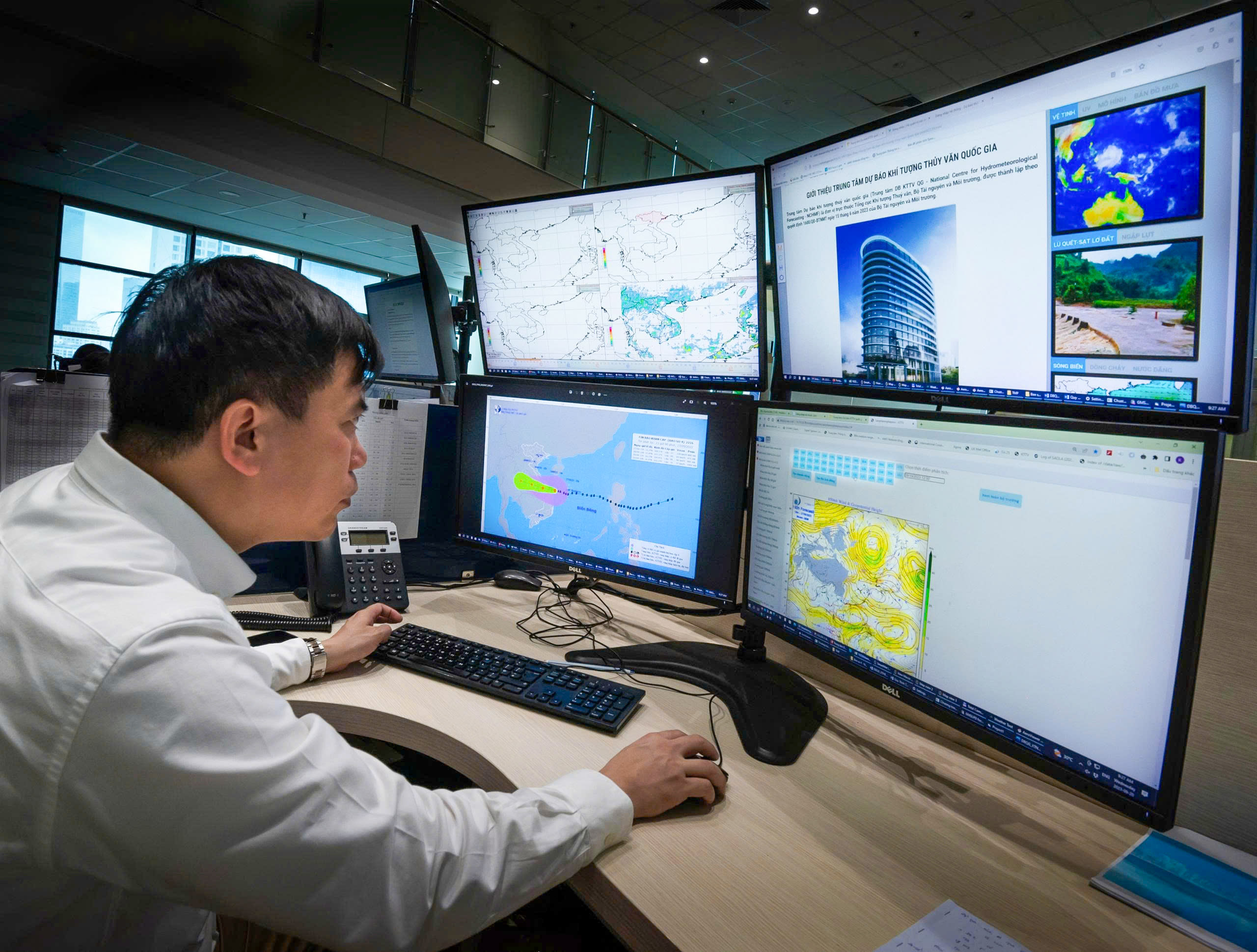 Việt Nam đưa siêu máy tính, ứng dụng AI vào dự báo bão, mưa lớn - Ảnh 2.