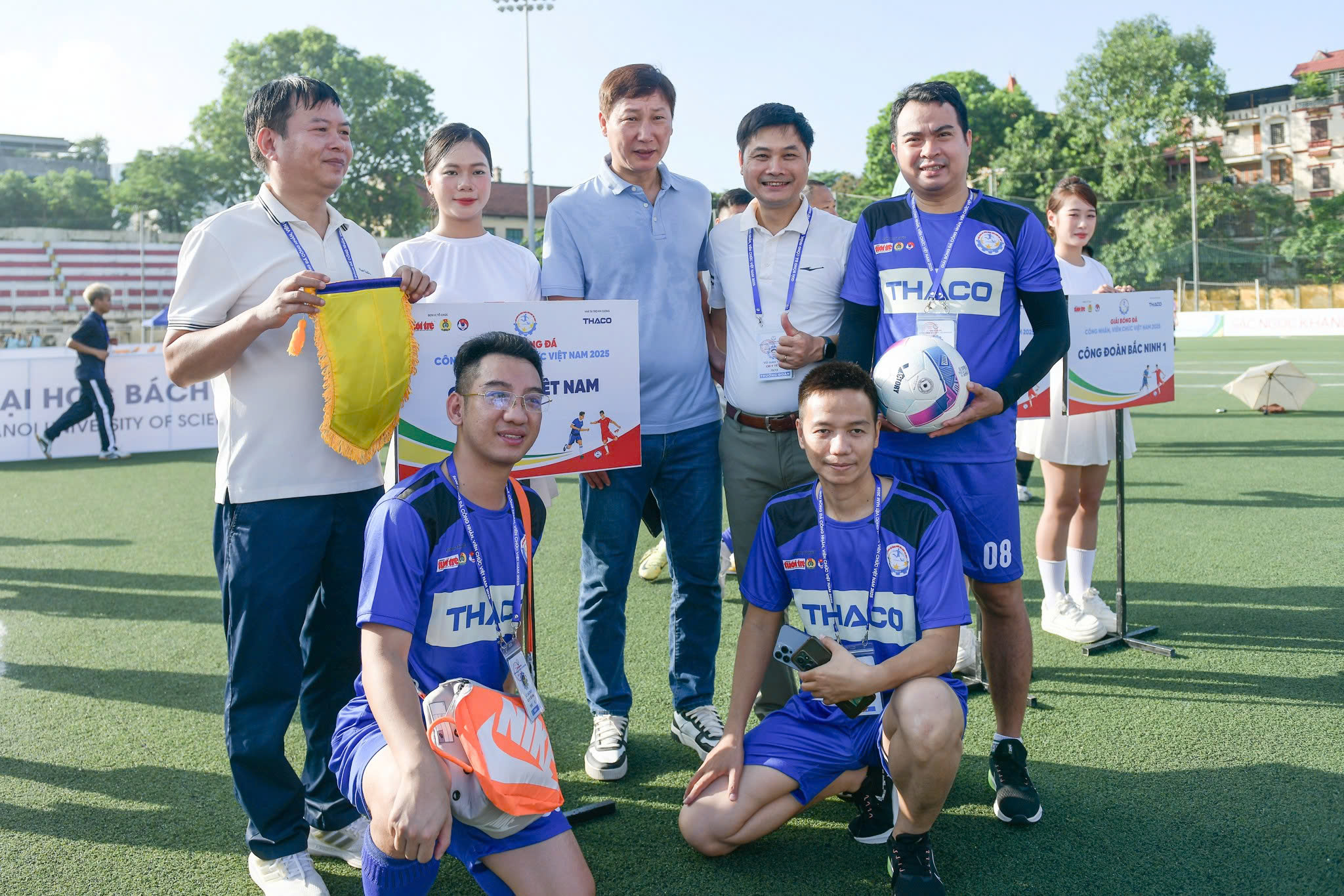 ការប្រកួតបាល់ទាត់របស់កម្មករ និងមន្ត្រីរាជការវៀតណាមឆ្នាំ 2025៖ សួនកុមារសម្រាប់ភ្ជាប់ទំនាក់ទំនង និងបំផុសគំនិត - រូបថត ៤. Giải bóng đá công nhân, viên chức Việt Nam 2025: Sân chơi gắn kết, truyền cảm hứng - Ảnh 3.