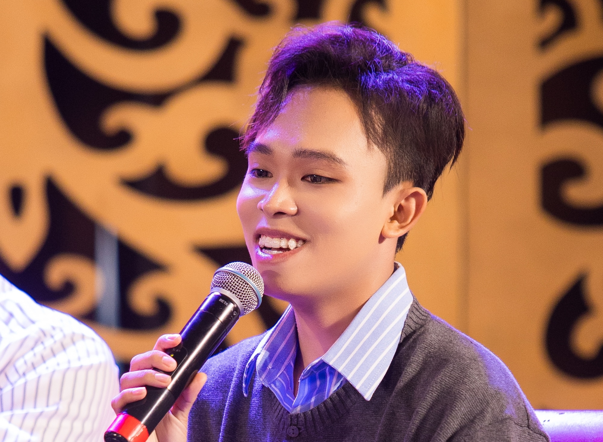 មូលហេតុដែលលោក Ho Van Cuong មានអាថ៌កំបាំងប៉ុន្មានឆ្នាំកន្លងទៅ - រូបថត ១. Lý do Hồ Văn Cường bí ẩn suốt mấy năm qua - Ảnh 1.