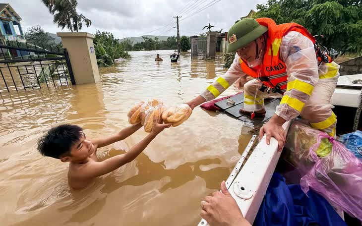 Cambodian PM Hun Manet sends condolences to Vietnam over storm Bualoi’s impact - Ảnh 2.