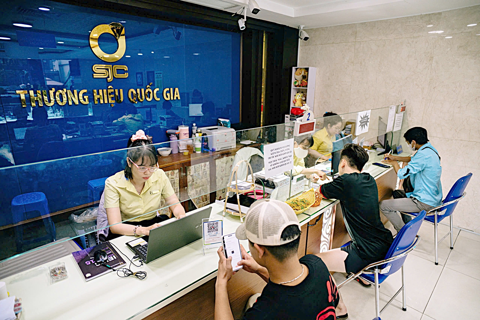 Vàng nhập sắp chảy về Việt Nam - Ảnh 3.