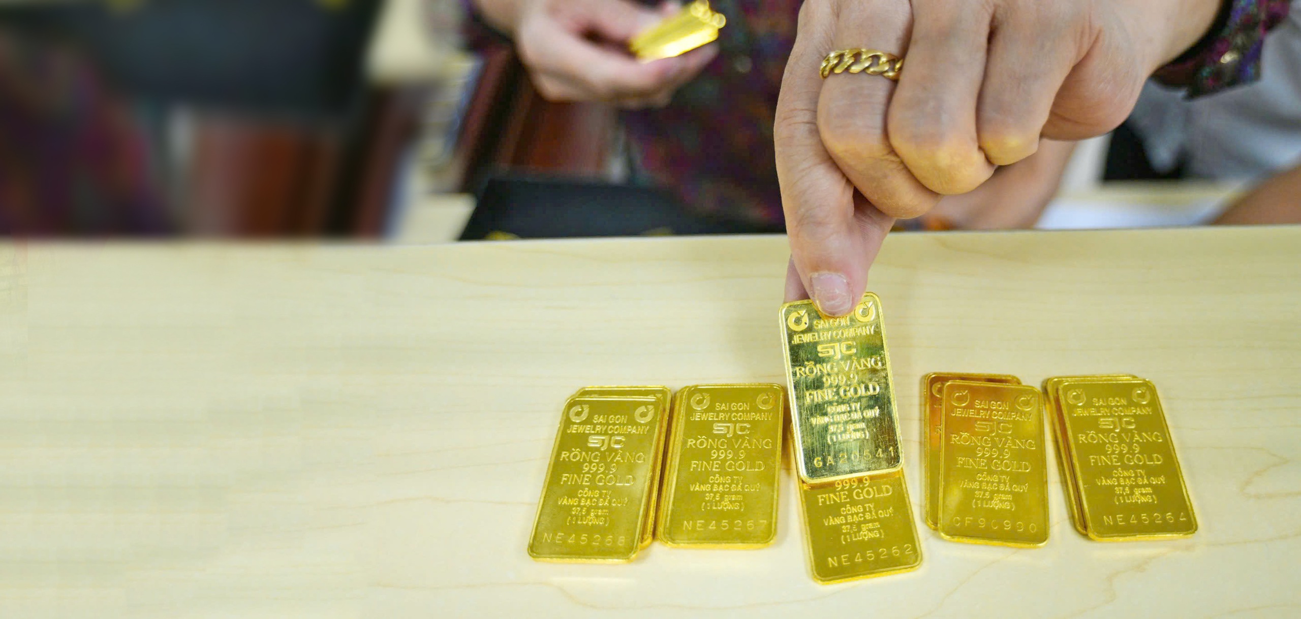 Vàng nhập sắp chảy về Việt Nam - Ảnh 2.