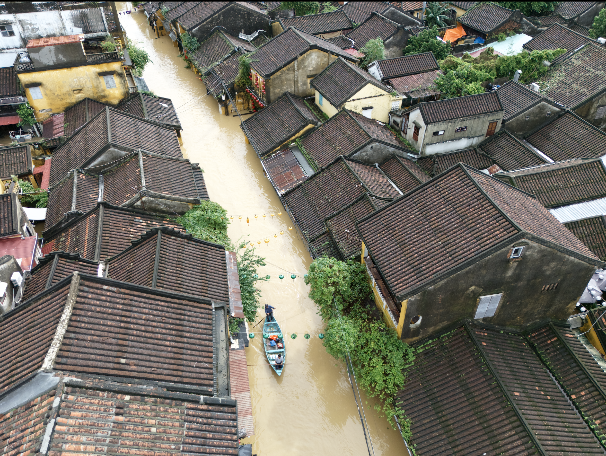 Vietnam’s Hoi An floods reach 1964 record level- Ảnh 3. Vietnam’s Hoi An floods reach 1964 record level- Ảnh 3.