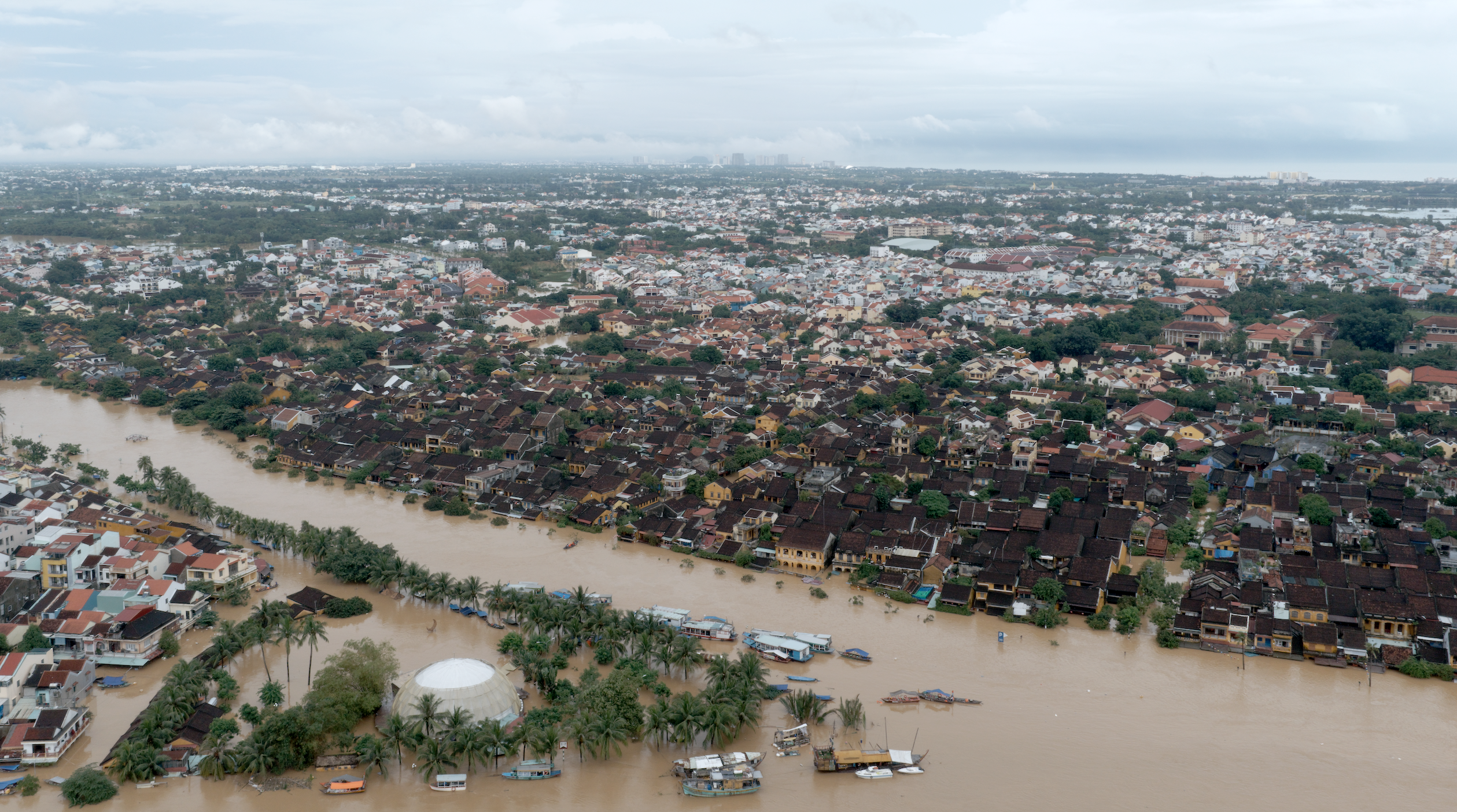 Vietnam’s Hoi An floods reach 1964 record level- Ảnh 8. Vietnam’s Hoi An floods reach 1964 record level- Ảnh 8.