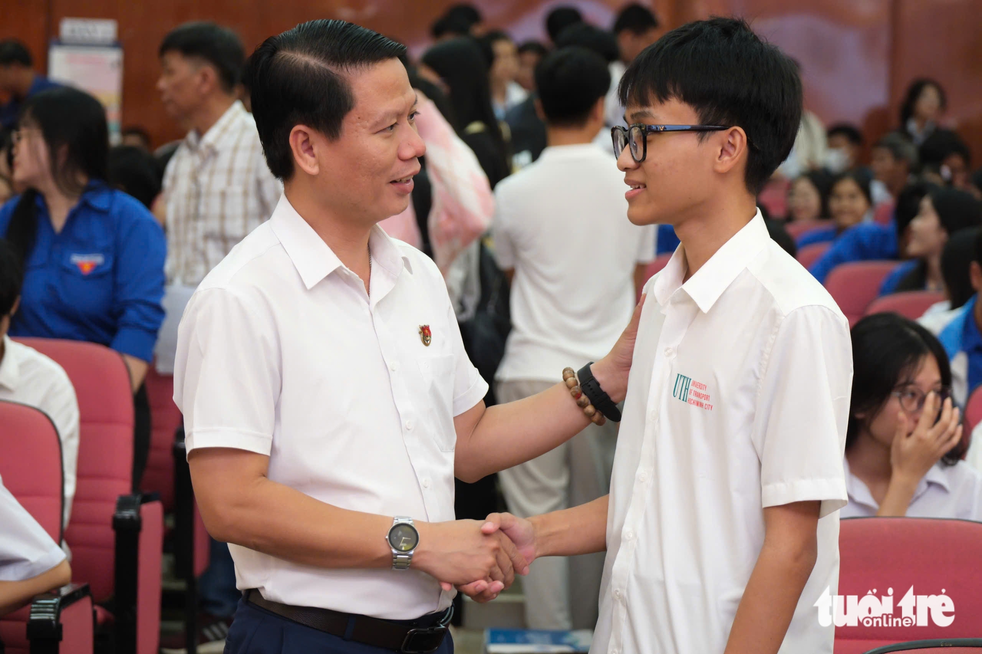 Nghe có học bổng, nước mắt nữ SV ĐH Quy Nhơn cứ rơi, gọi báo mẹ mẹ lo 'coi bị lừa không con' - Ảnh 7. Nghe có học bổng, nước mắt nữ SV ĐH Quy Nhơn cứ rơi, gọi báo mẹ mẹ lo 'coi bị lừa không con' - Ảnh 7.