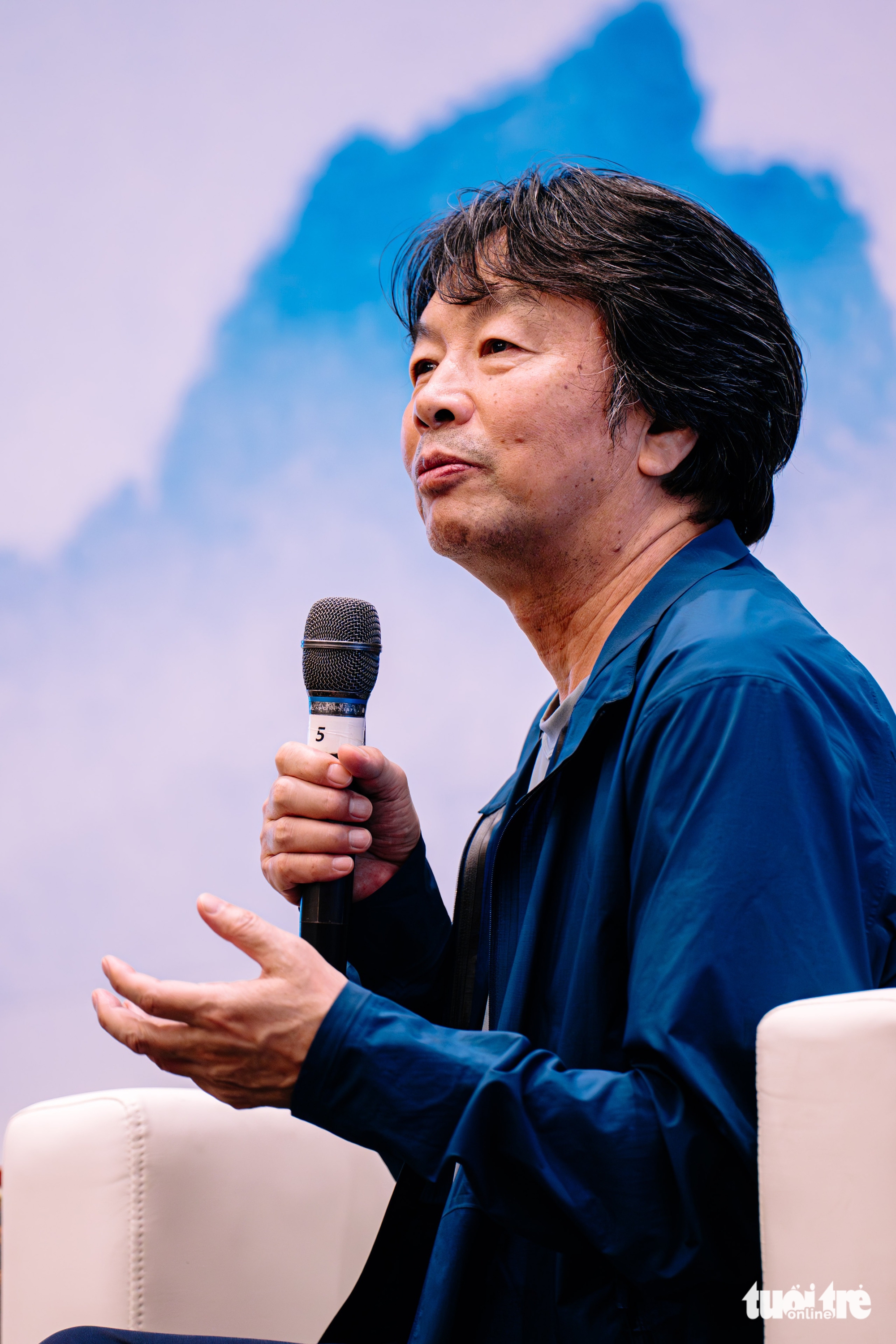 Thăm TP.HCM, 'cây đại thụ văn học Trung Quốc' dặn dò giới trẻ Việt - Ảnh 2. Trung Quốc - Ảnh 2.