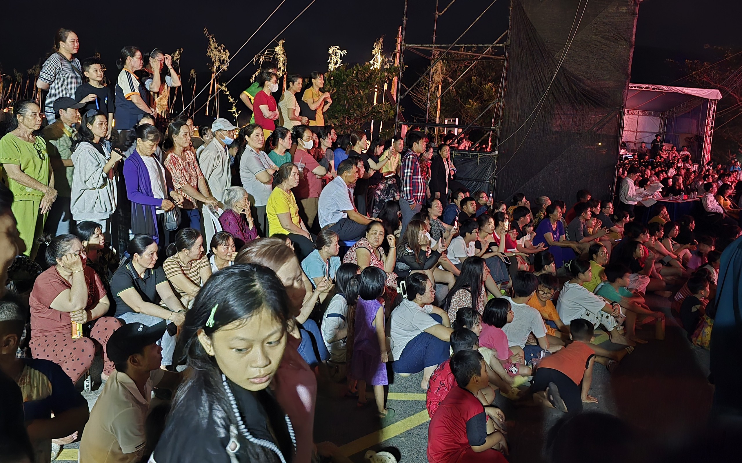 Hội sách Côn Đảo rộn ràng những niềm vui - Ảnh 6.