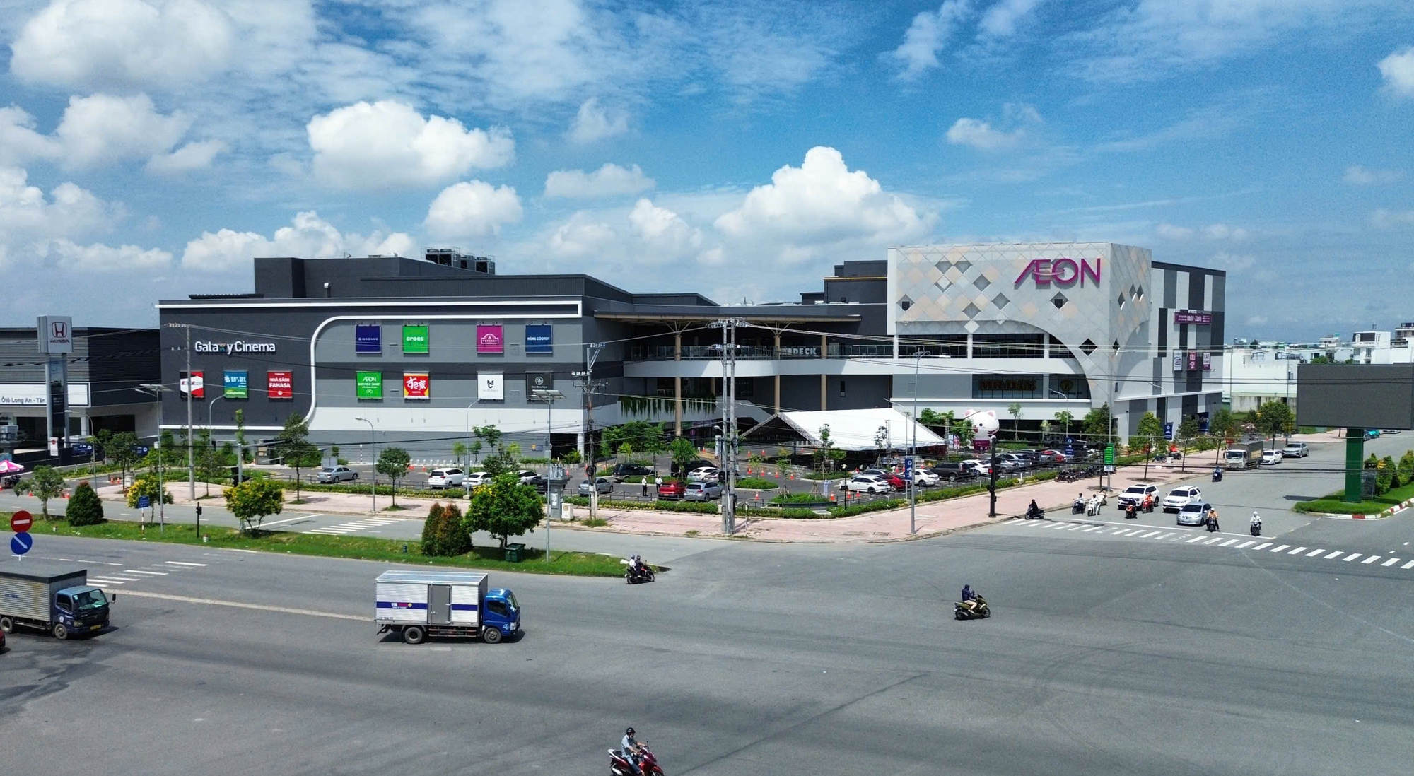 Chủ tịch UBND TP.HCM, Tổng lãnh sự Nhật dự khai trương AEON Tân An ở Tây Ninh - Ảnh 2.