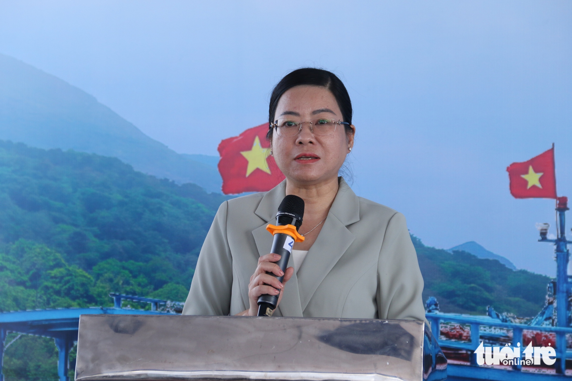 Quân - dân cùng ăn sáng trên tàu kiểm ngư, bàn chuyện đánh bắt và bảo vệ chủ quyền Tổ quốc - Ảnh 3.