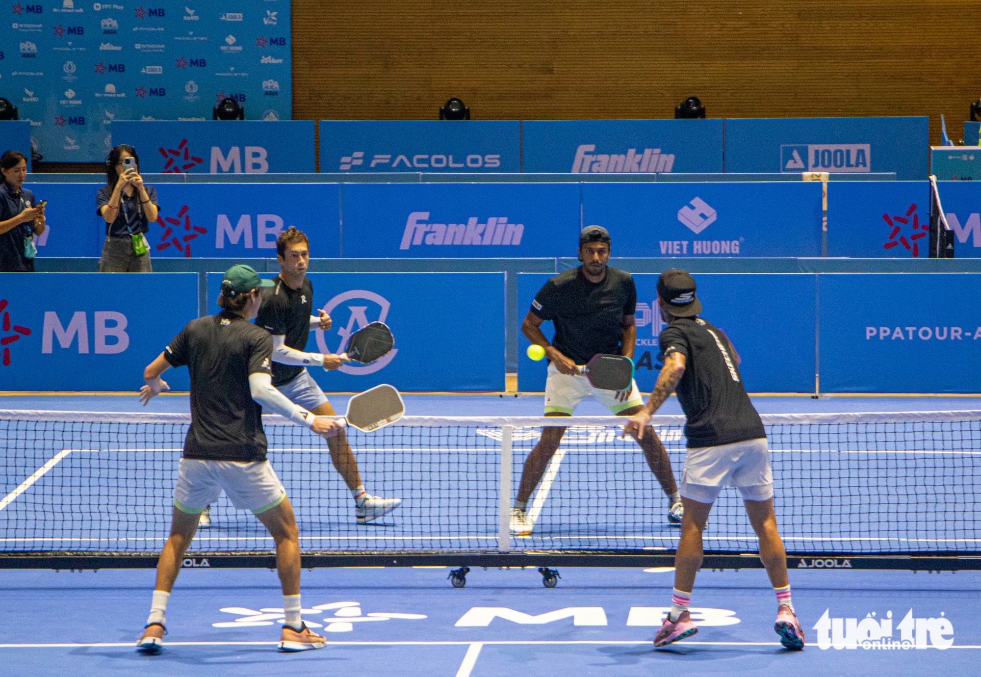 Khán đài 'bùng nổ', Đà Nẵng tiến tới lập kỷ lục Guinness về lượng người xem pickleball - Ảnh 2.