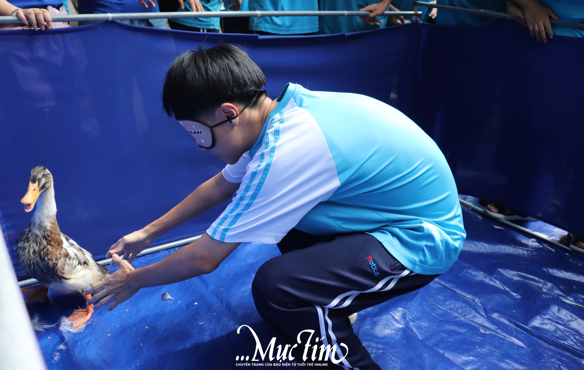 Teen Trường THPT Bình Chiểu vui hội trăng rằm với loạt trò chơi dân gian thú vị- Ảnh 8.