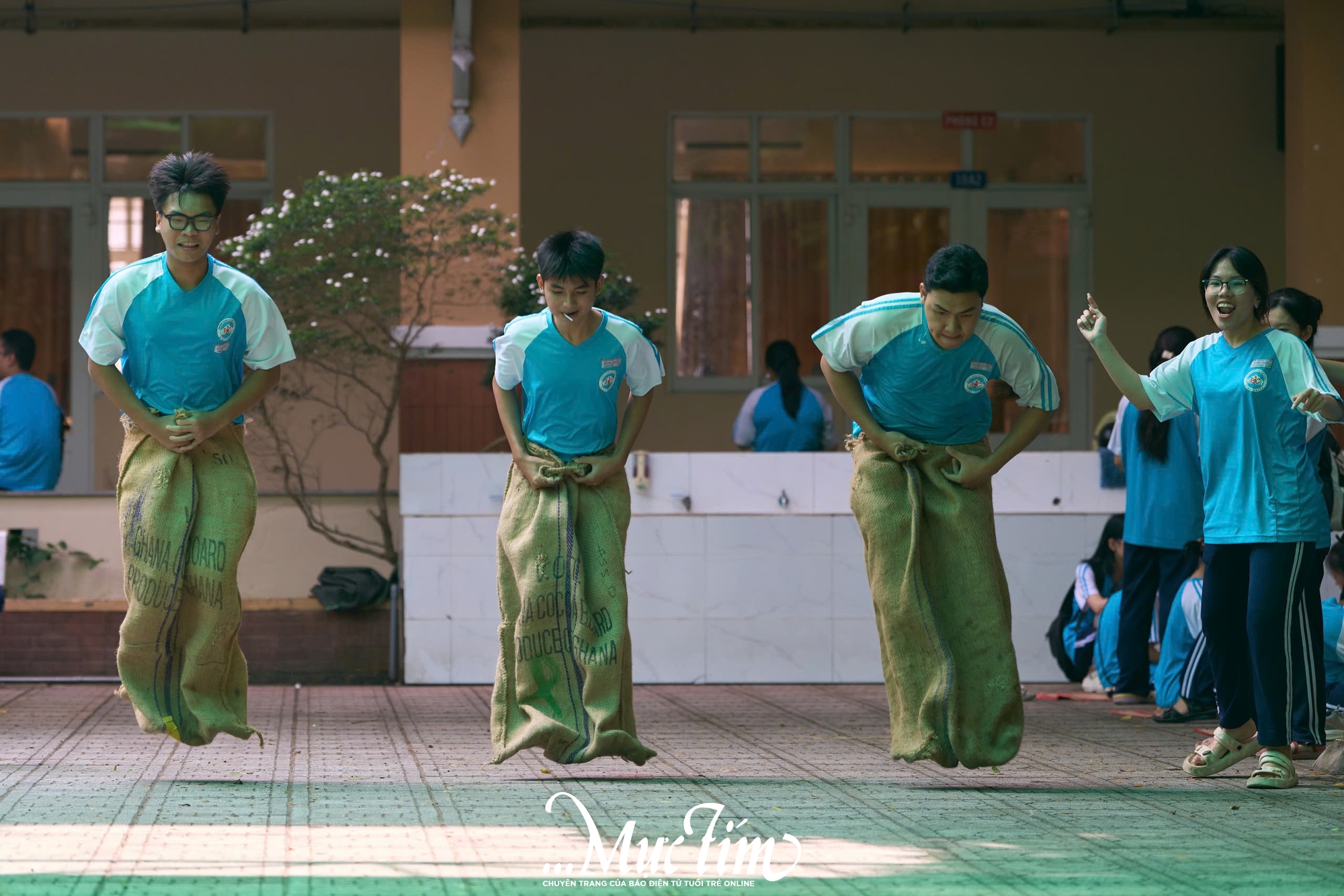 Teen Trường THPT Bình Chiểu vui hội trăng rằm với loạt trò chơi dân gian thú vị- Ảnh 13.