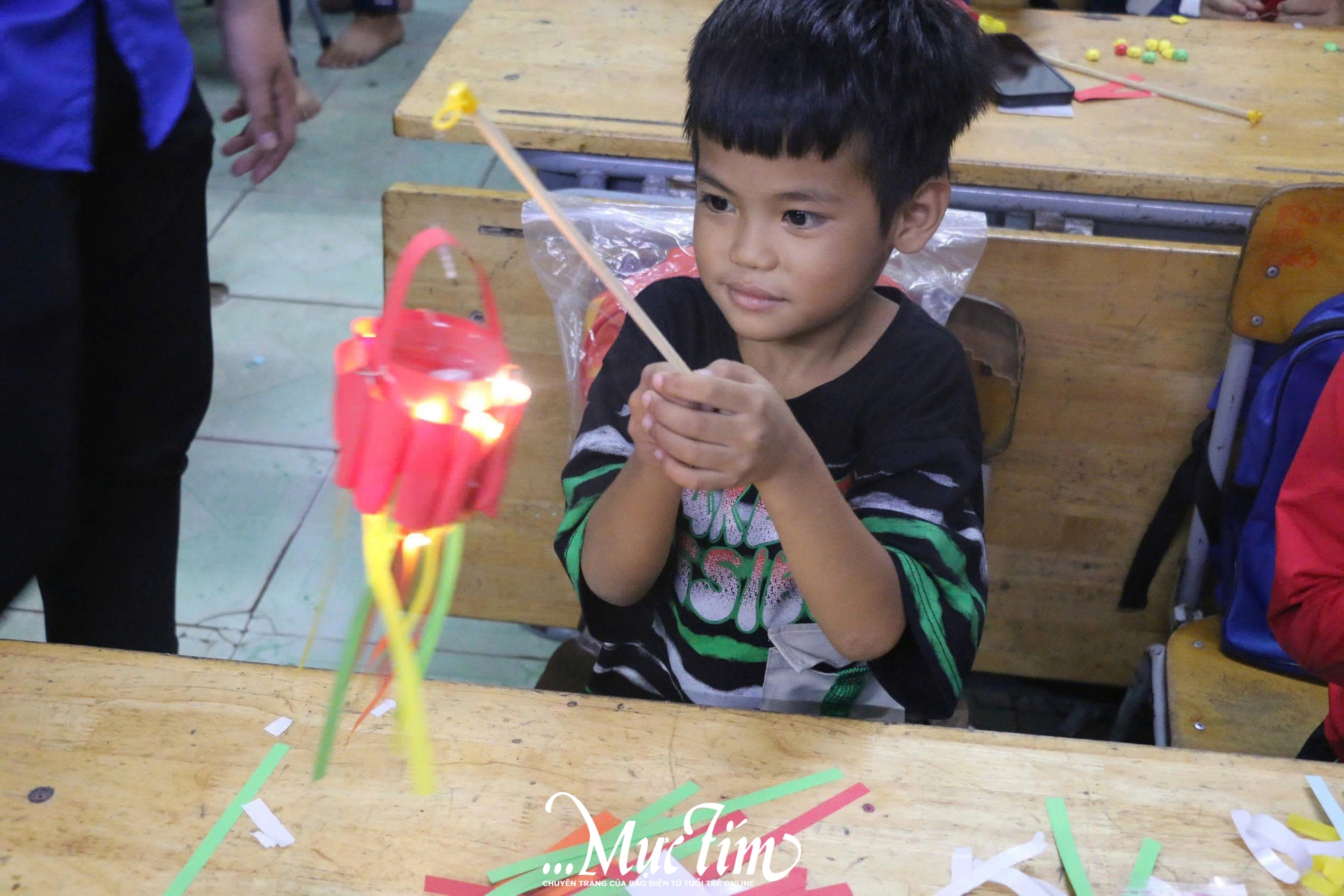 Trung thu ấm áp tại lớp học tình thương Đông An - Ảnh 3.