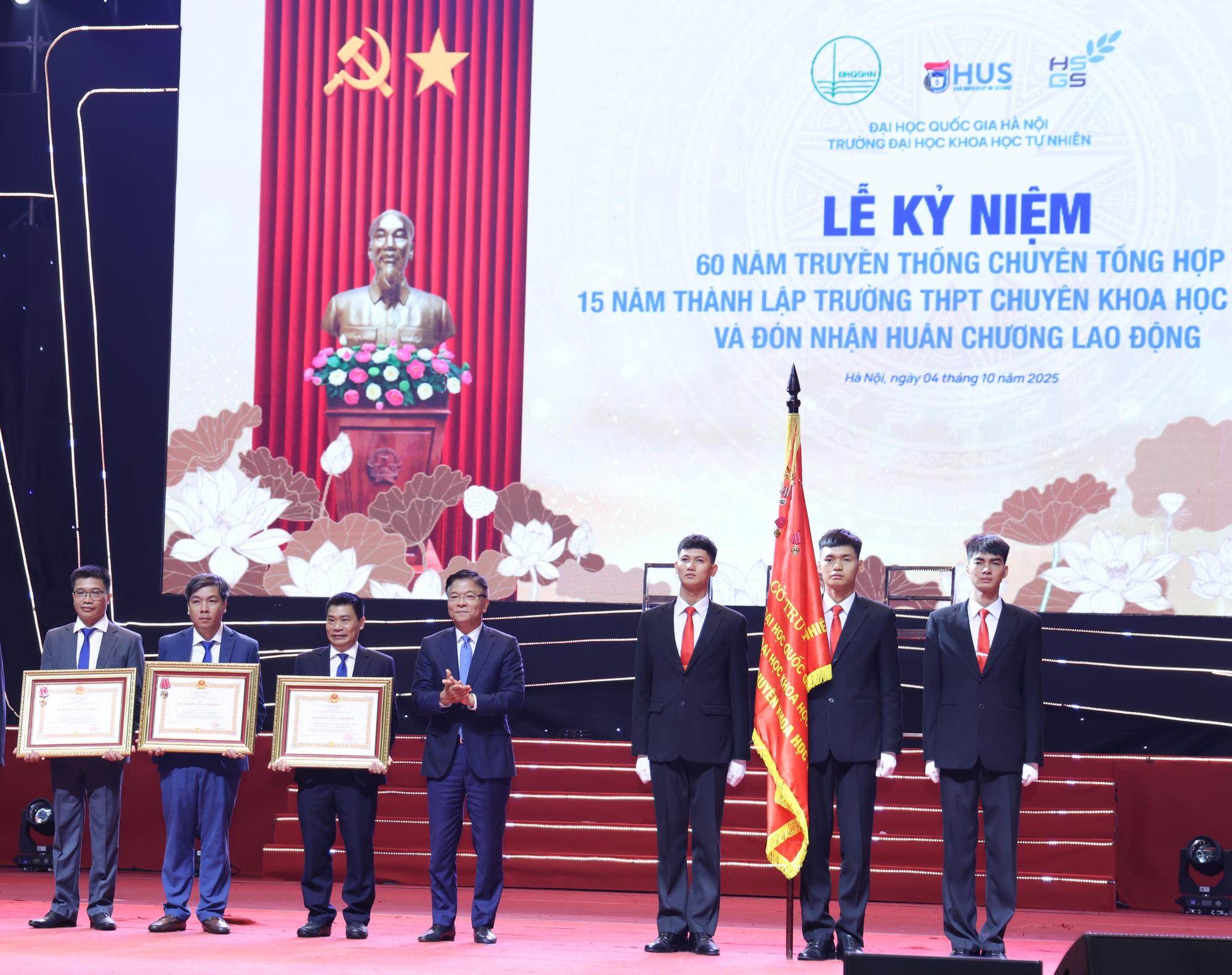 Những kỷ lục 'vô tiền khoáng hậu' ở ngôi trường chuyên khoa học tự nhiên - Ảnh 1.