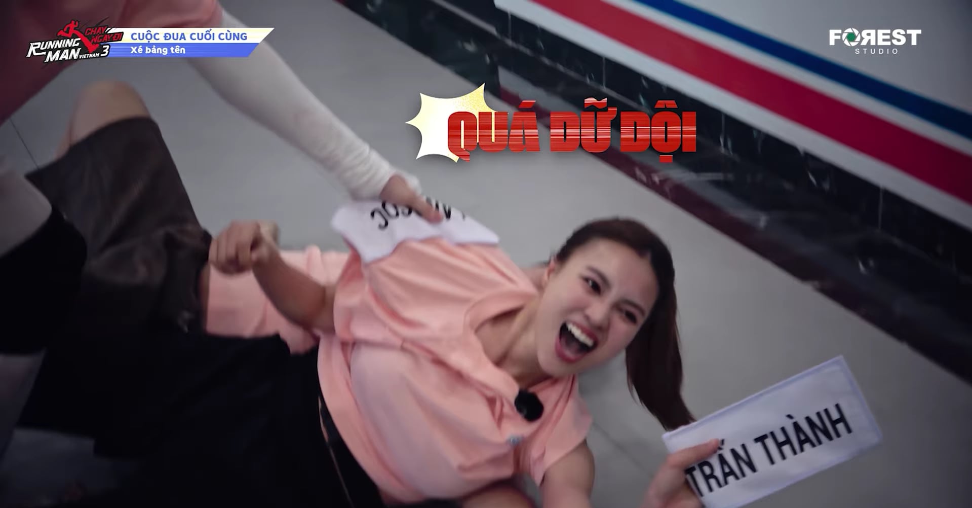 Running Man tập 1: Quân AP bị xé rách áo, Anh Tú Atus giành chiến thắng- Ảnh 7.