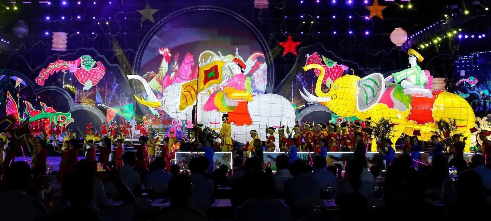 Tuyên Quang dừng tổ chức lễ Trung thu Đêm hội thành Tuyên vì bão Bualoi và Matmo - Ảnh 1.