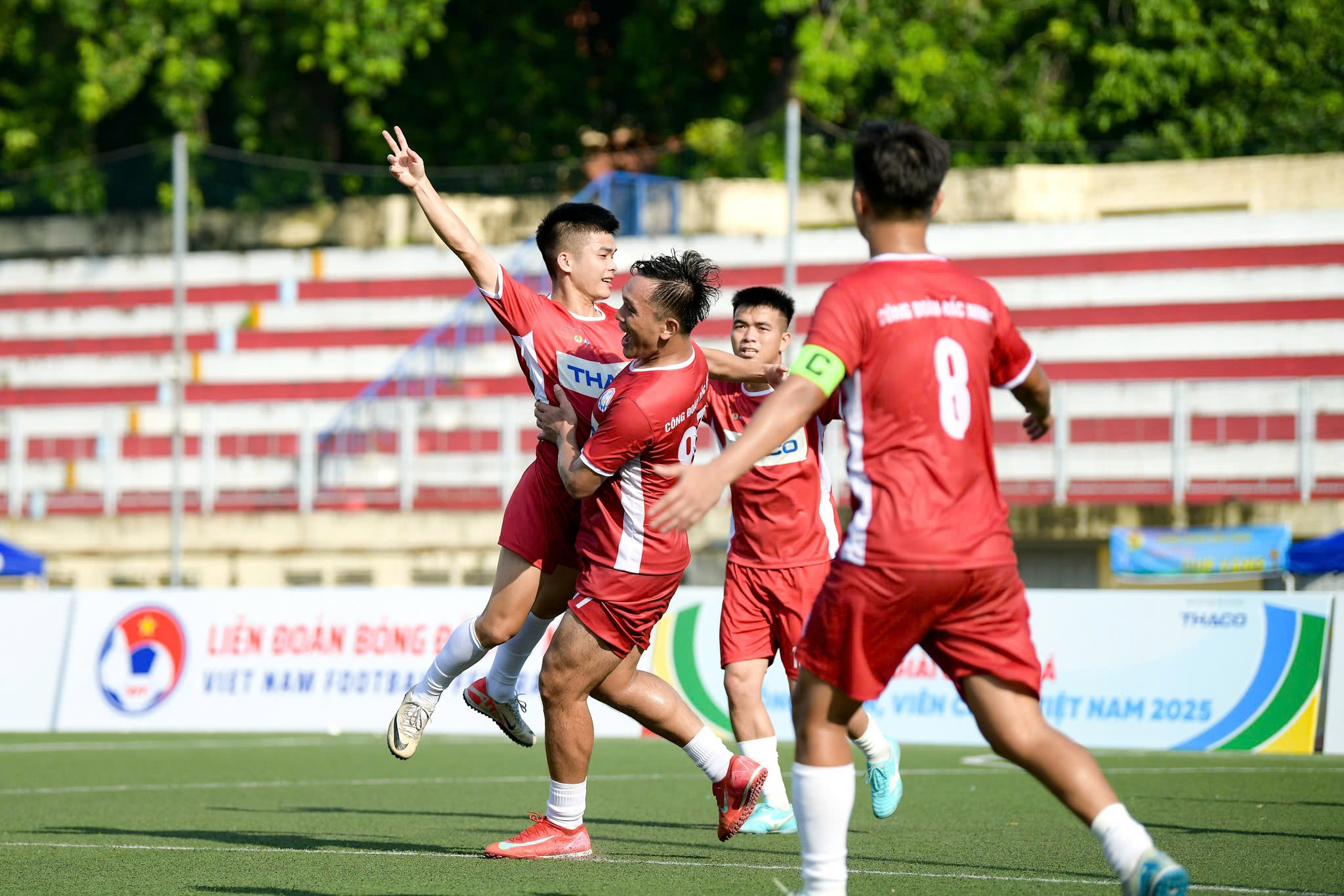 Xác định 4 đội vào vòng chung kết Giải bóng đá công nhân, viên chức Việt Nam 2025 - Ảnh 1.