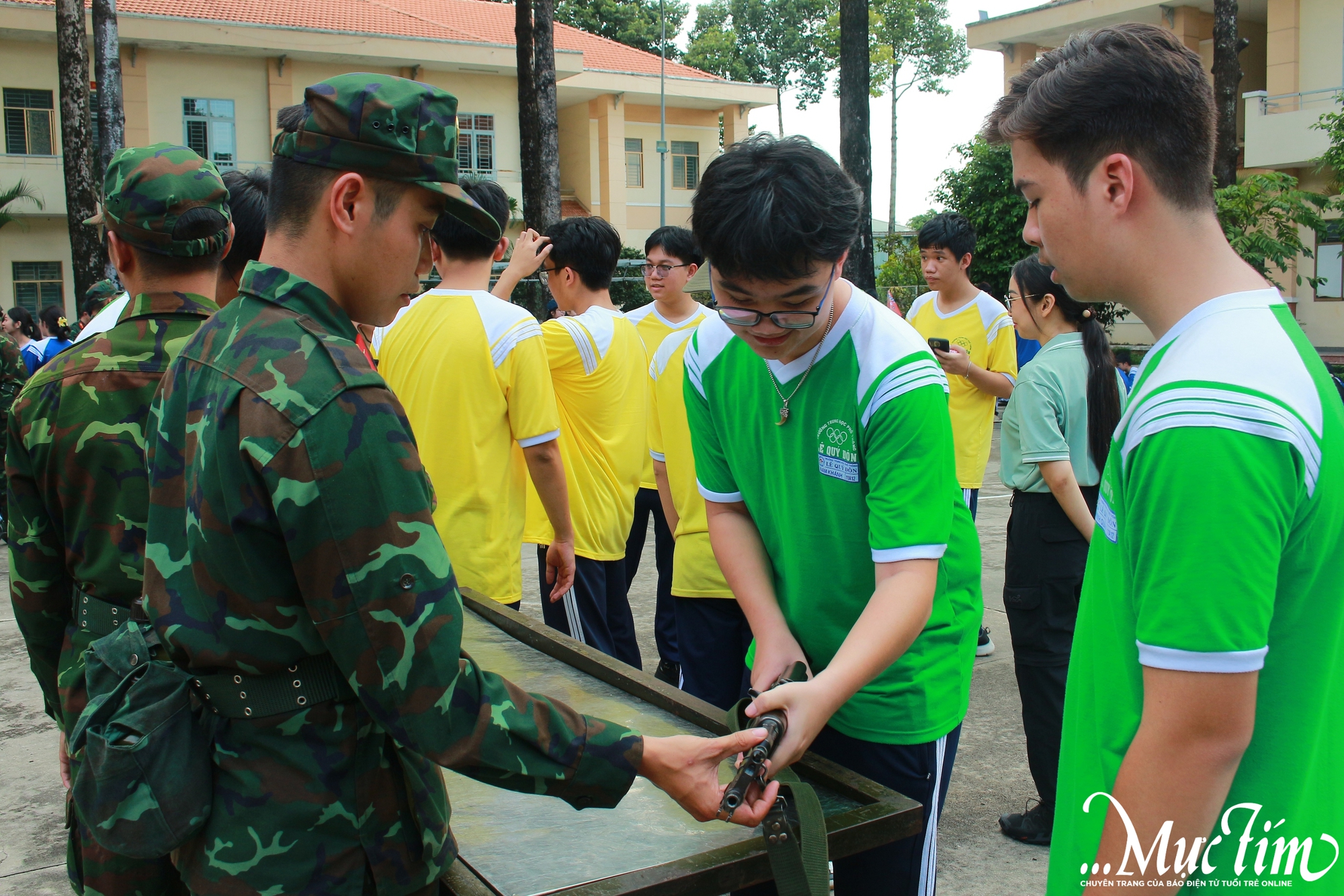 Teen Trường THPT Lê Quý Đôn trải nghiệm 2 ngày 1 đêm tại khu quân sự - Ảnh 2.