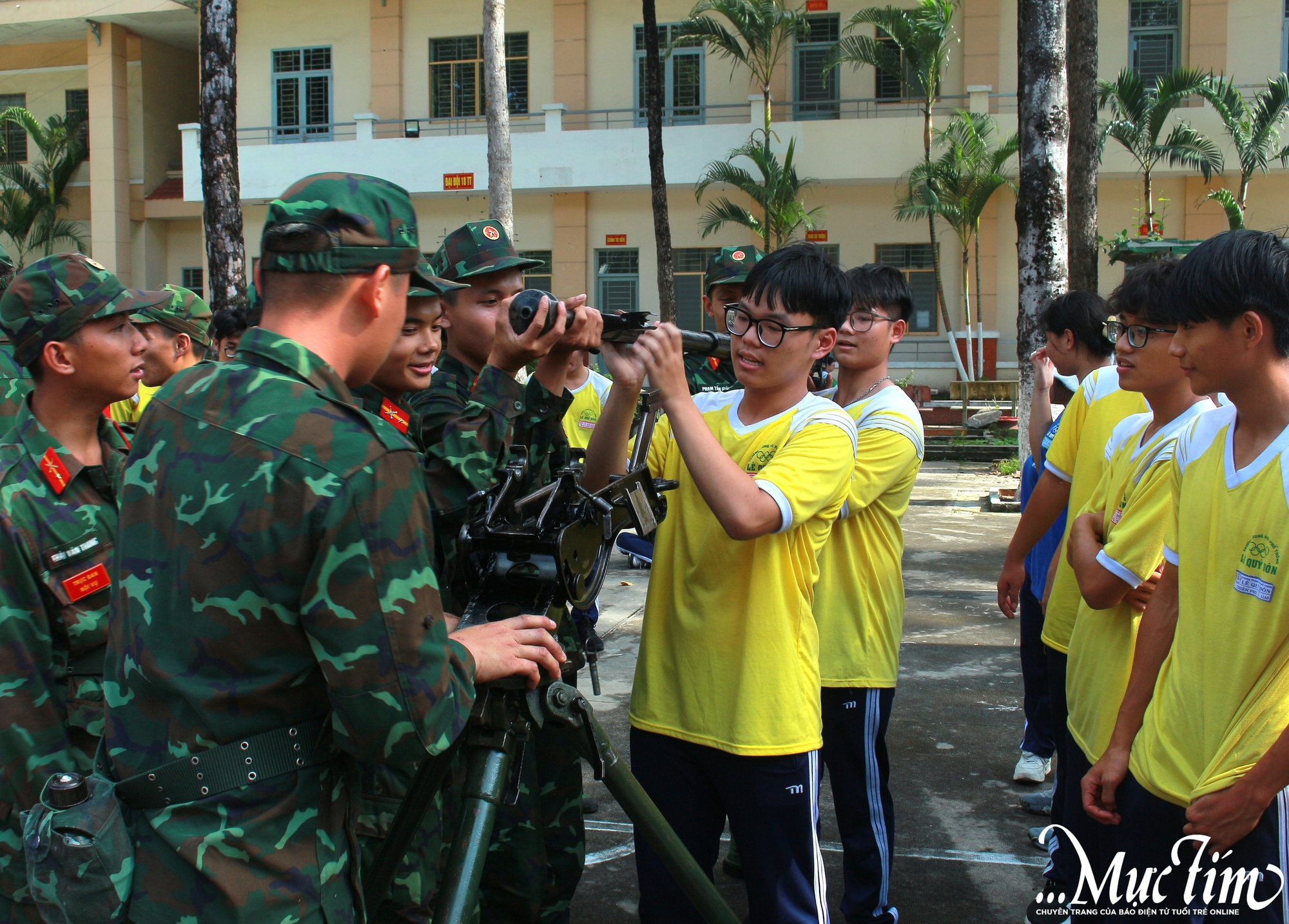 Teen Trường THPT Lê Quý Đôn trải nghiệm 2 ngày 1 đêm tại khu quân sự - Ảnh 3.