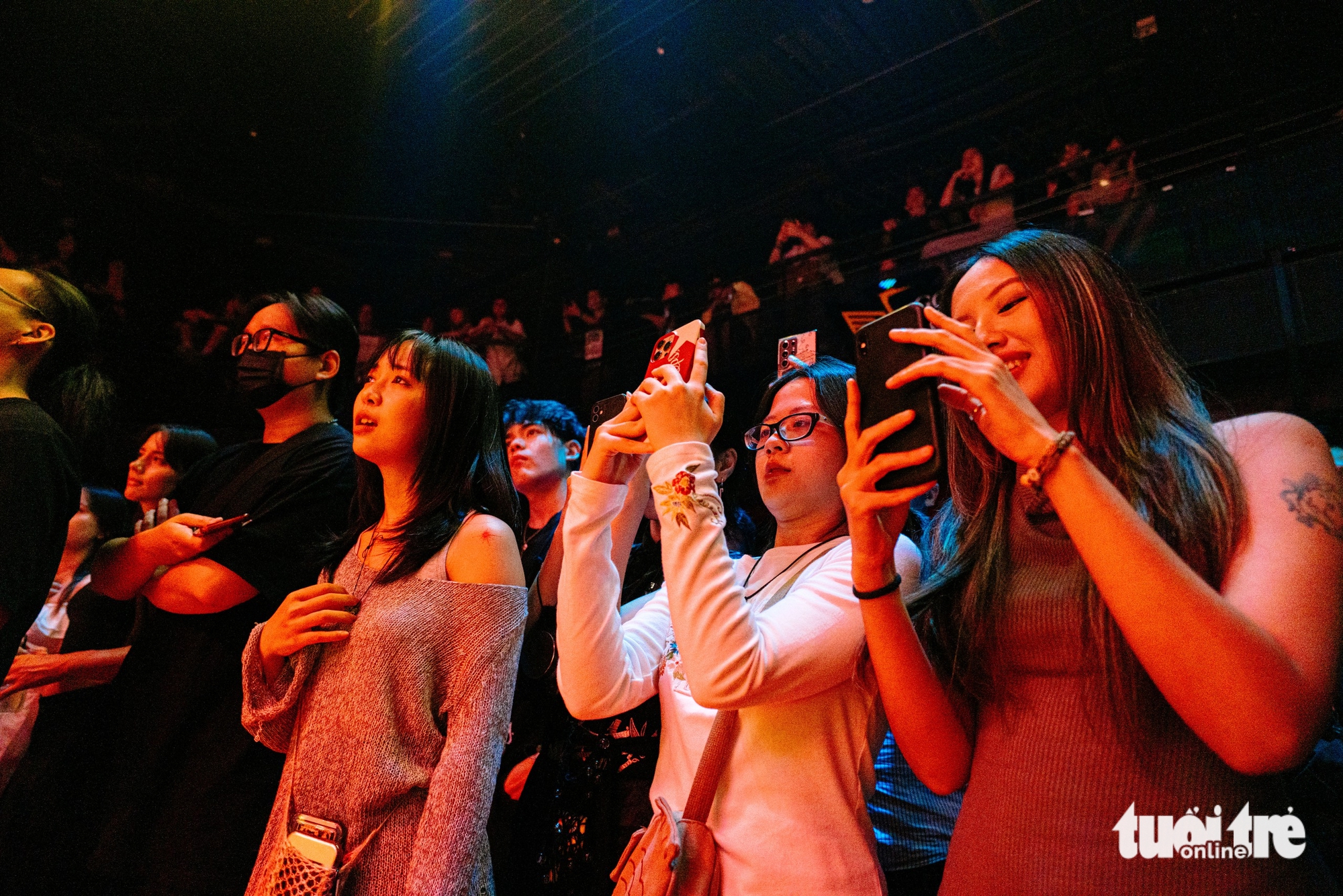 តារាចម្រៀងវ័យក្មេង Zélie និងដំណើរតភ្ជាប់វៀតណាម - បារាំង តាមរយៈតន្ត្រី - រូបថត ៦. Ca sĩ trẻ Zélie và hành trình kết nối Việt - Pháp bằng âm nhạc - Ảnh 6.