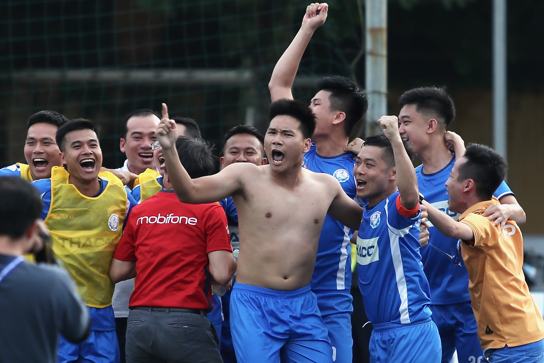 Khoảnh khắc đáng nhớ trận chung kết phía Bắc Giải bóng đá công nhân, viên chức Việt Nam 2025 - Ảnh 7.