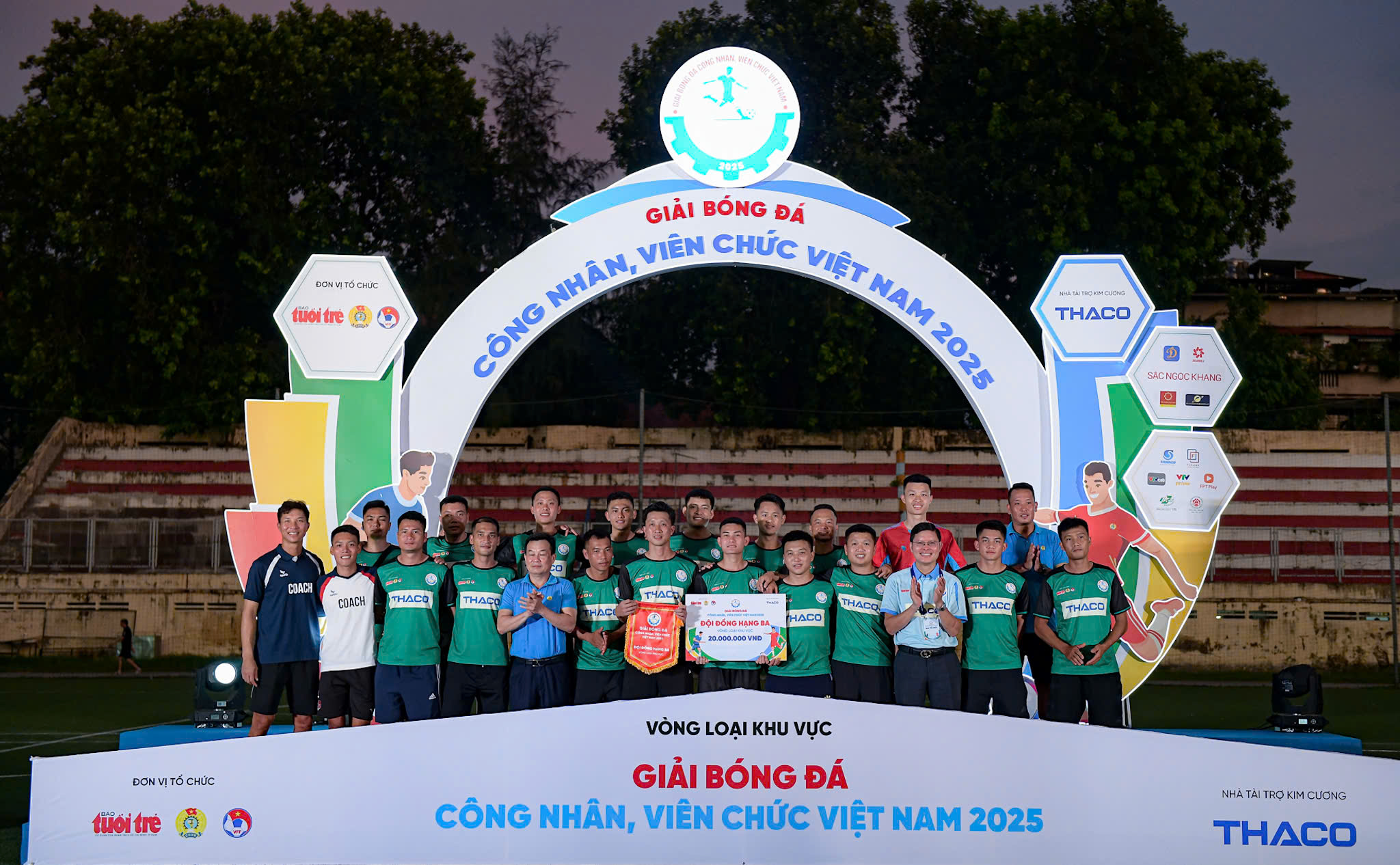 Khoảnh khắc đáng nhớ trận chung kết phía Bắc Giải bóng đá công nhân, viên chức Việt Nam 2025 - Ảnh 12.