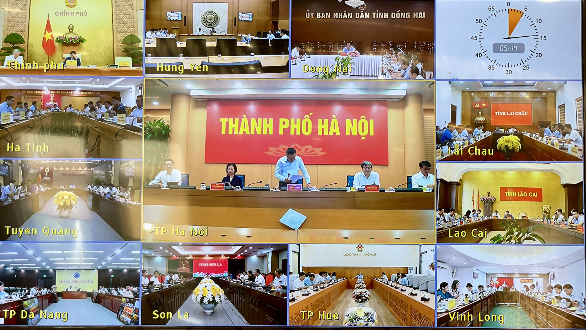 Thủ tướng: Sắp xếp cán bộ xã phù hợp chuyên môn, hướng dẫn đánh giá cán bộ hằng tháng, hằng quý - Ảnh 1.