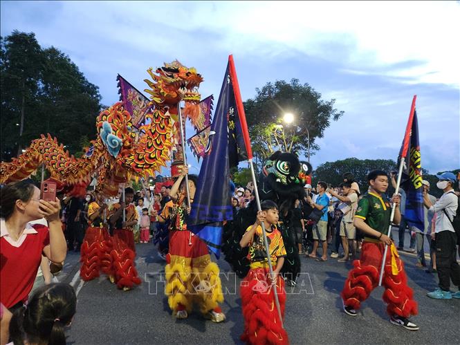 Khai mạc Ngày hội quảng diễn Lân - Sư - Rồng và rước đèn Trung thu - Ảnh 3.