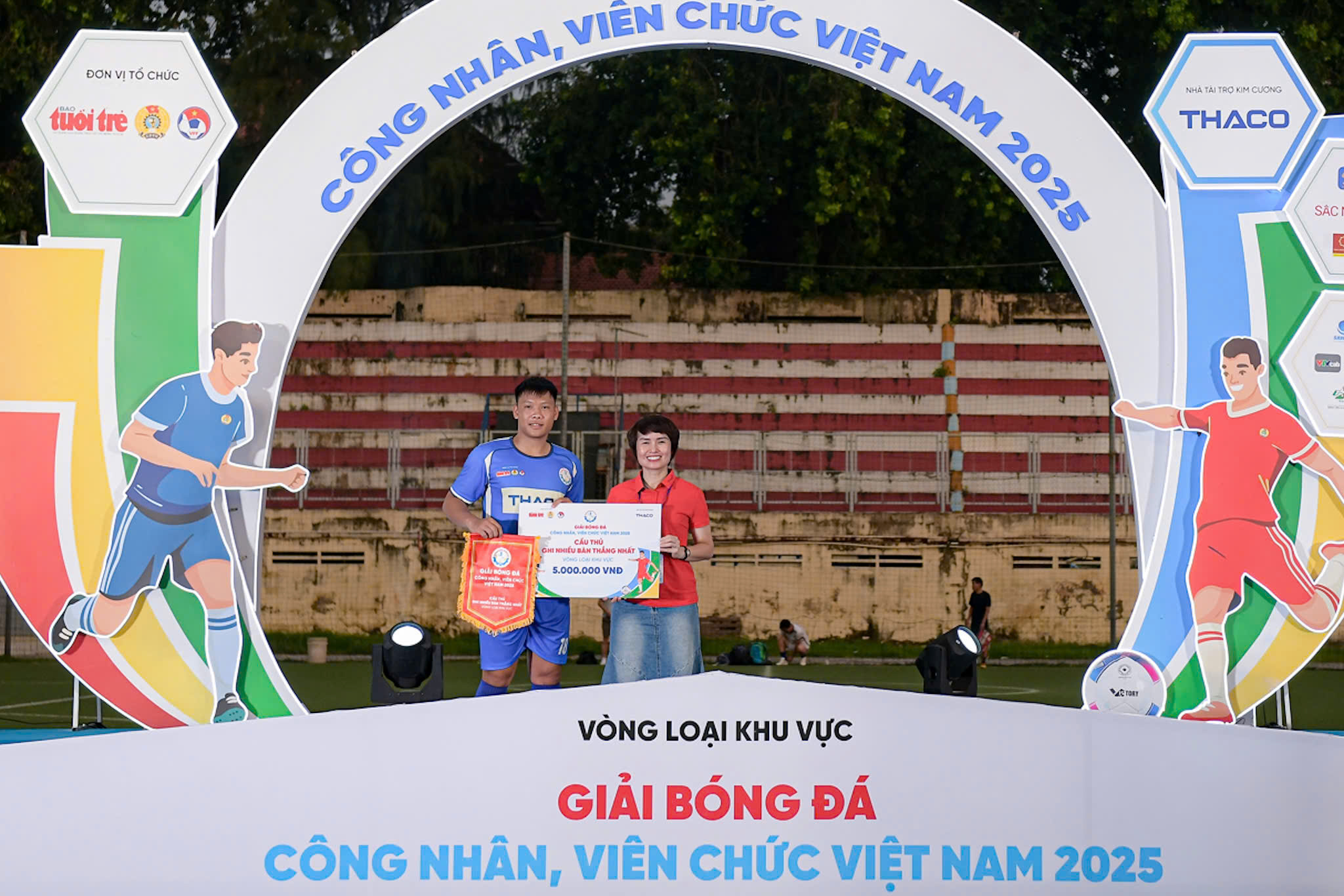 Khoảnh khắc đáng nhớ trận chung kết phía Bắc Giải bóng đá công nhân, viên chức Việt Nam 2025 - Ảnh 10.