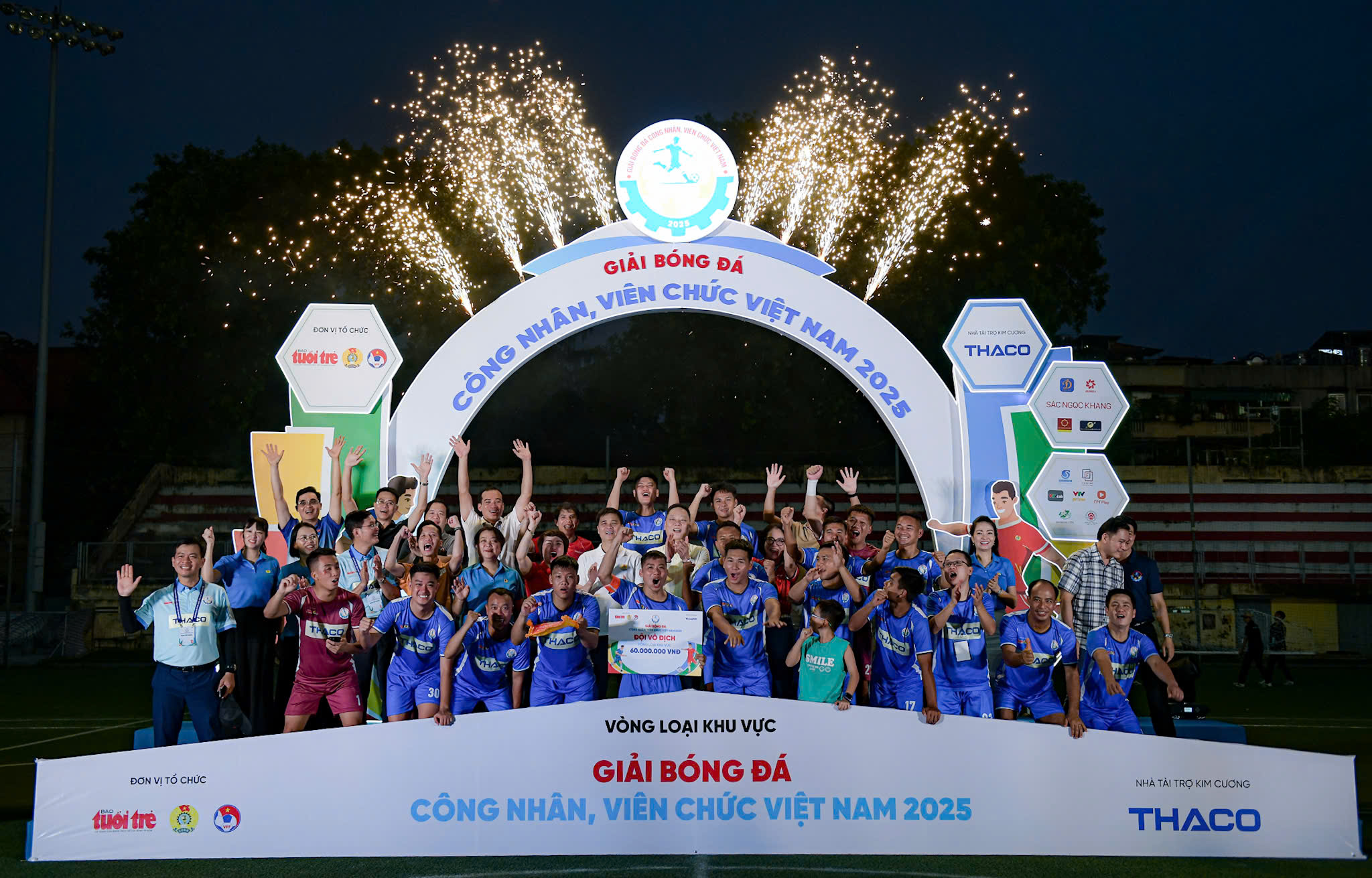 'Nhạc trưởng' của Ngân hàng Việt Nam giành danh hiệu Cầu thủ xuất sắc nhất - Ảnh 8.