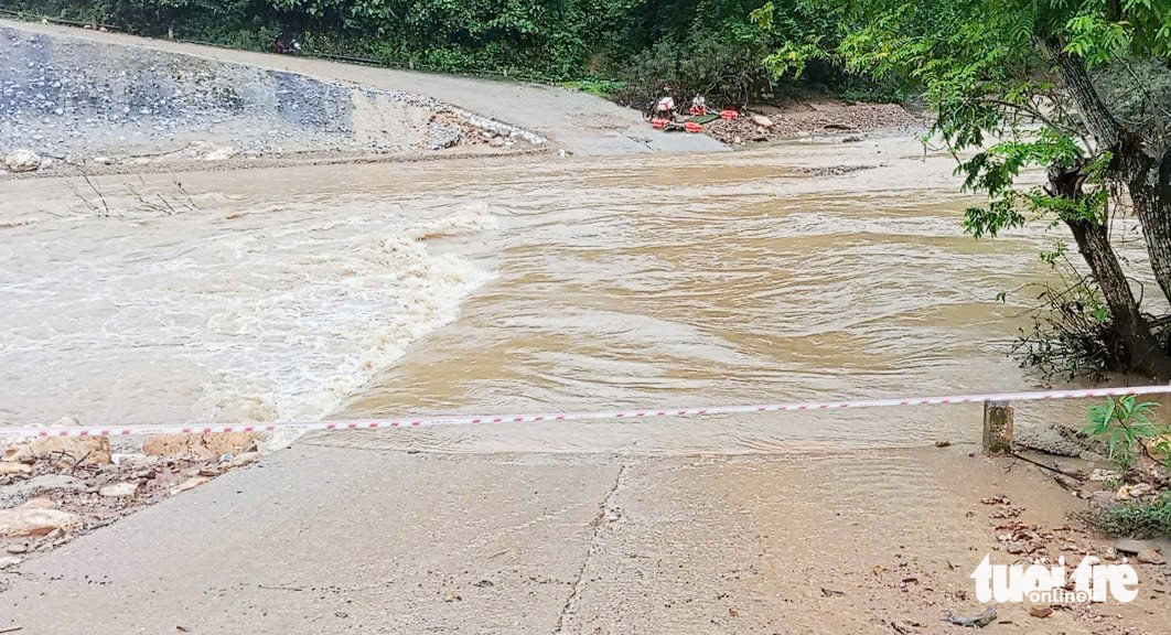 vượt lũ - Ảnh 3.