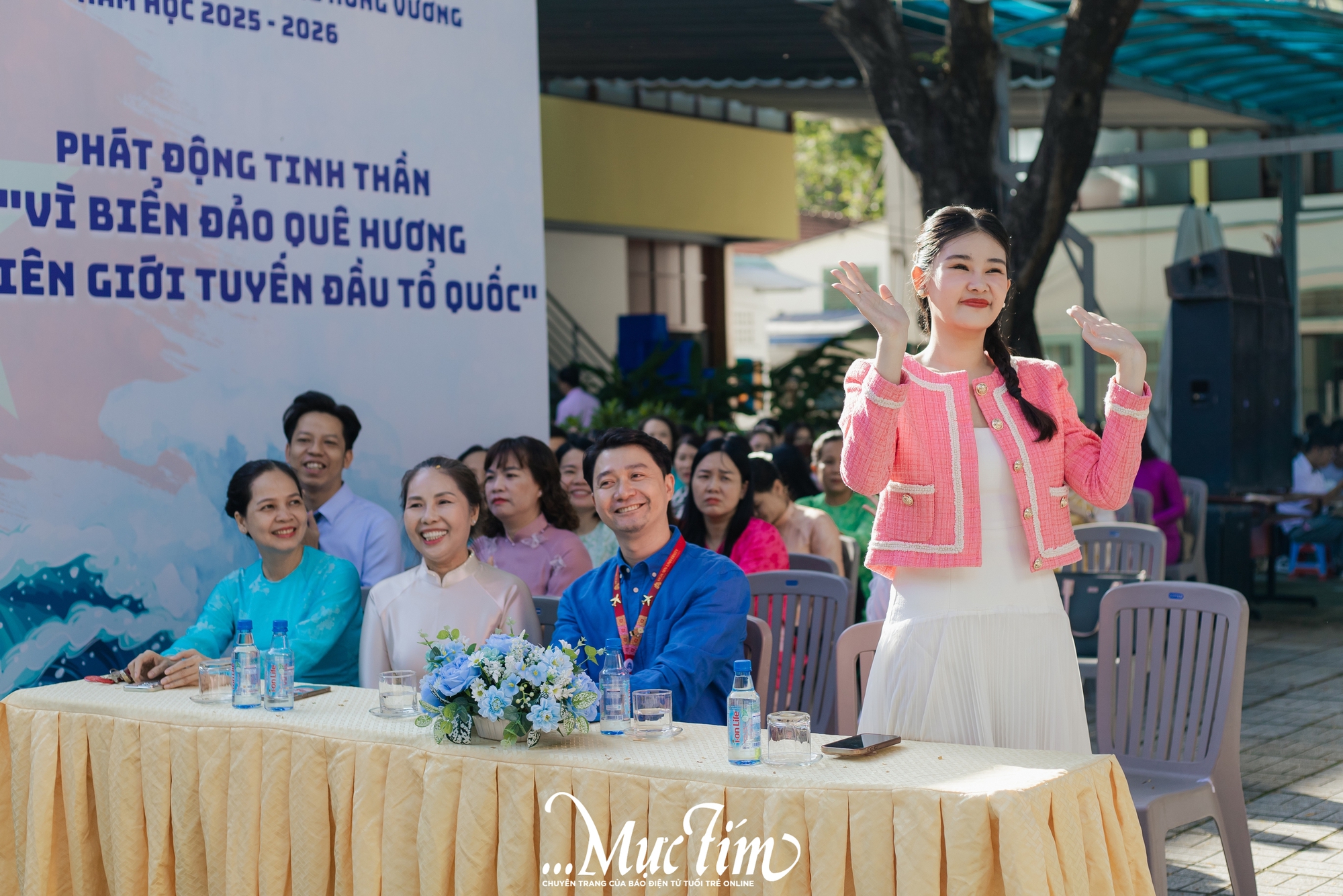 Hoa hậu Lê Âu Ngân Anh truyền cảm hứng tự tin tỏa sáng cho teen Trường THPT Hùng Vương- Ảnh 2.