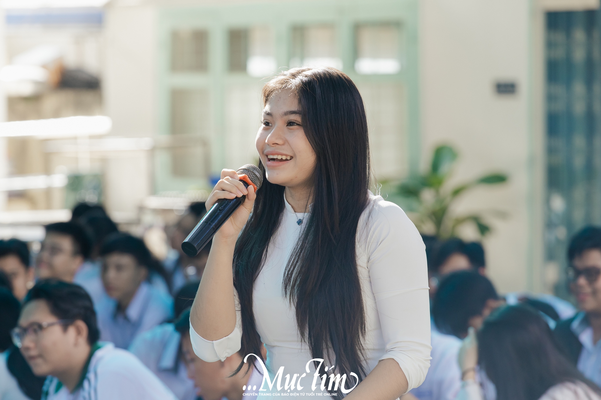 Hoa hậu Lê Âu Ngân Anh truyền cảm hứng tự tin tỏa sáng cho teen Trường THPT Hùng Vương- Ảnh 8.