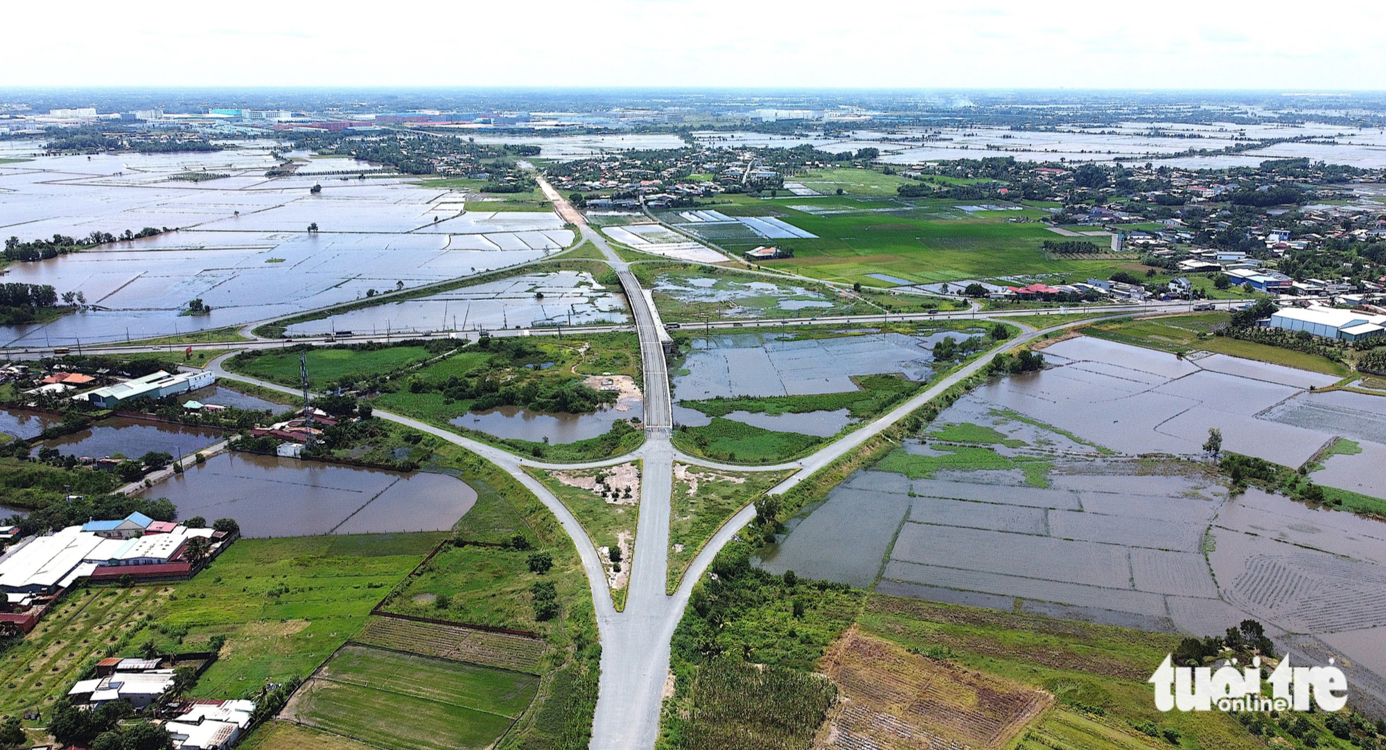 đường Hồ Chí Minh - Ảnh 2.