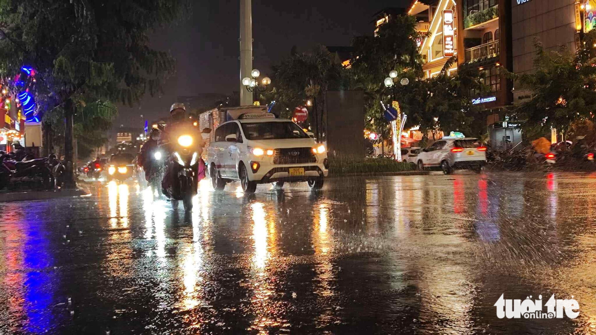 mưa dông - Ảnh 1.