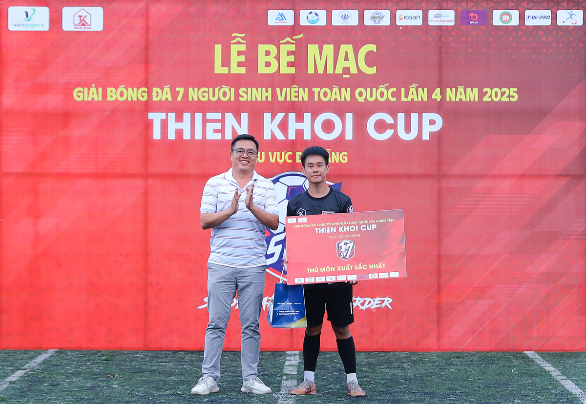 Đội bóng đá Đại học Duy Tân vô địch SV7 Thiên Khôi Cup khu vực Đà Nẵng 2025 - Ảnh 3.