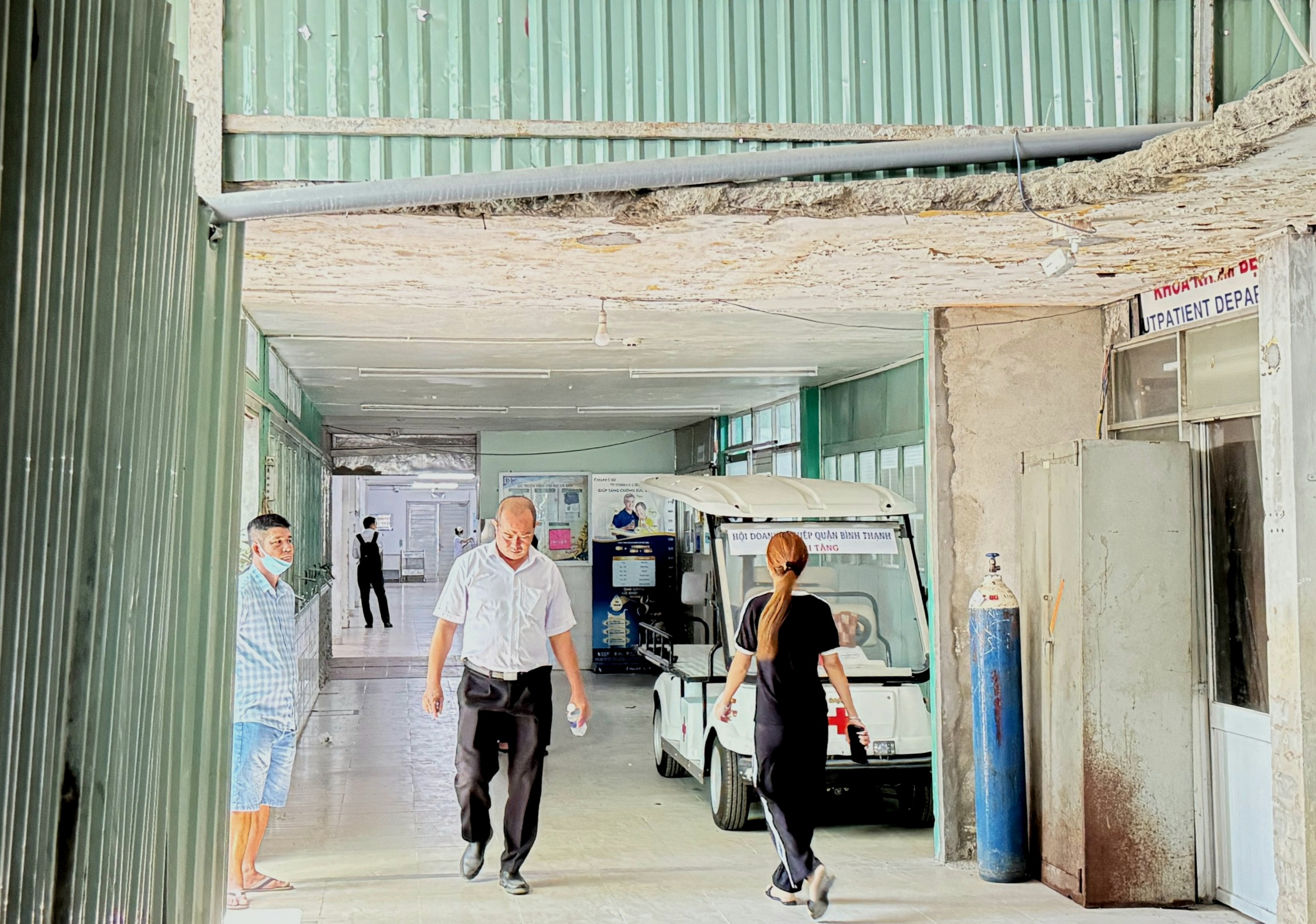 Bị chấm dứt hợp đồng, nhà thầu xin tiếp tục thi công khu nội trú Bệnh viện Nhân dân Gia Định - Ảnh 1.
