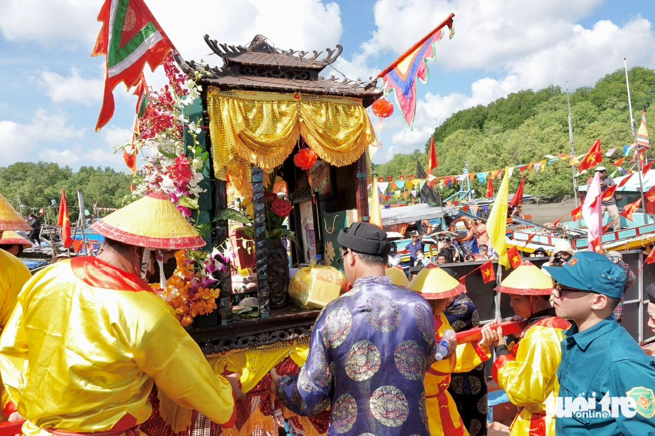 Nghinh Ông - Ảnh 7.
