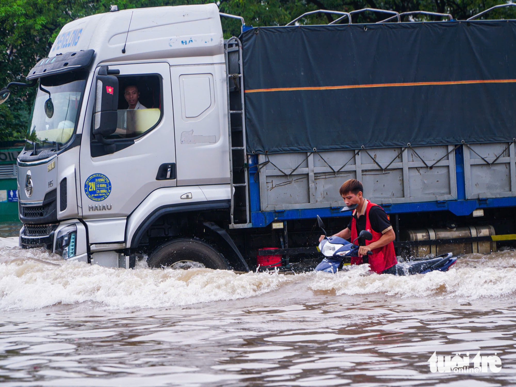 ngập sâu - Ảnh 7.