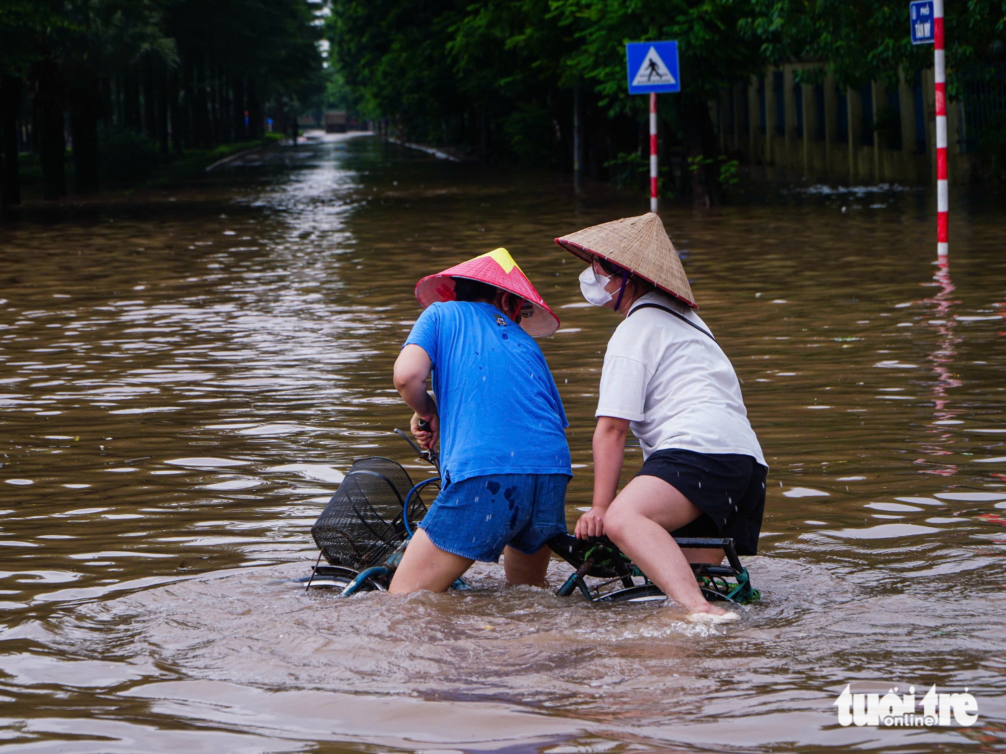 ngập sâu - Ảnh 10.