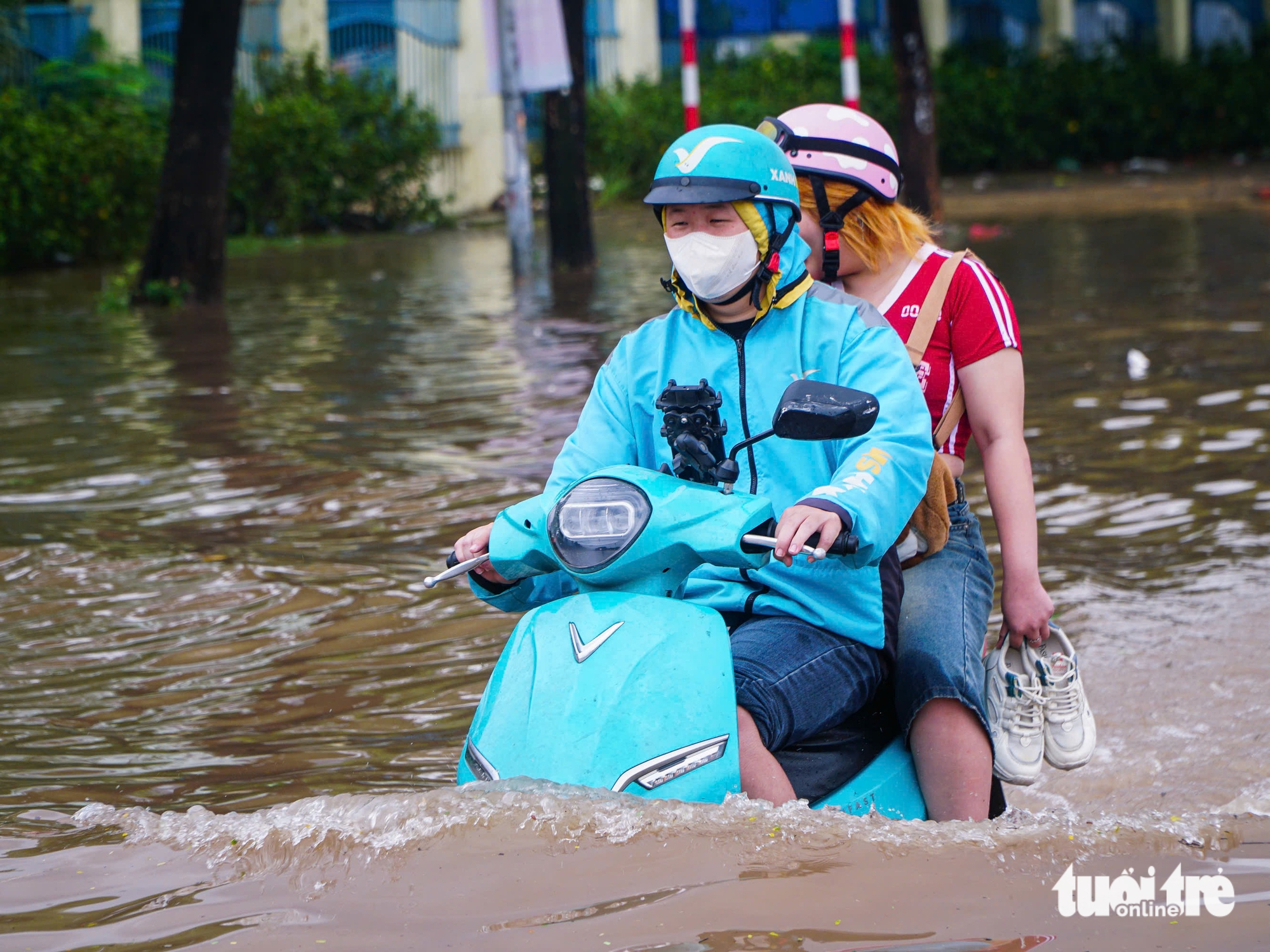 ngập sâu - Ảnh 11.