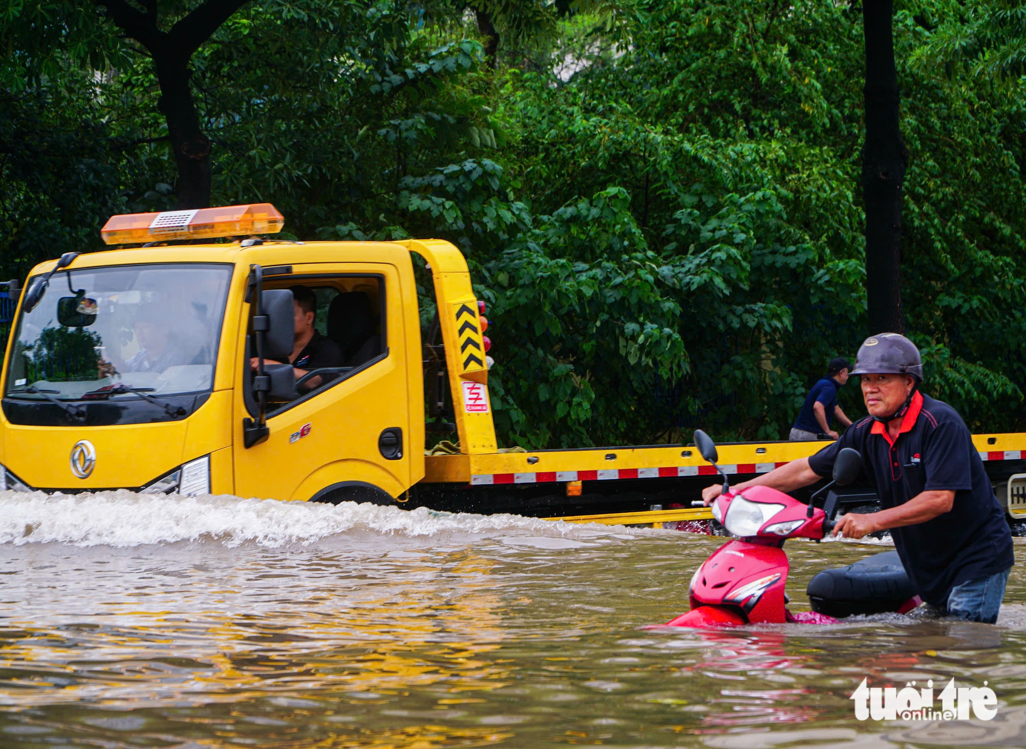 ngập sâu - Ảnh 3.
