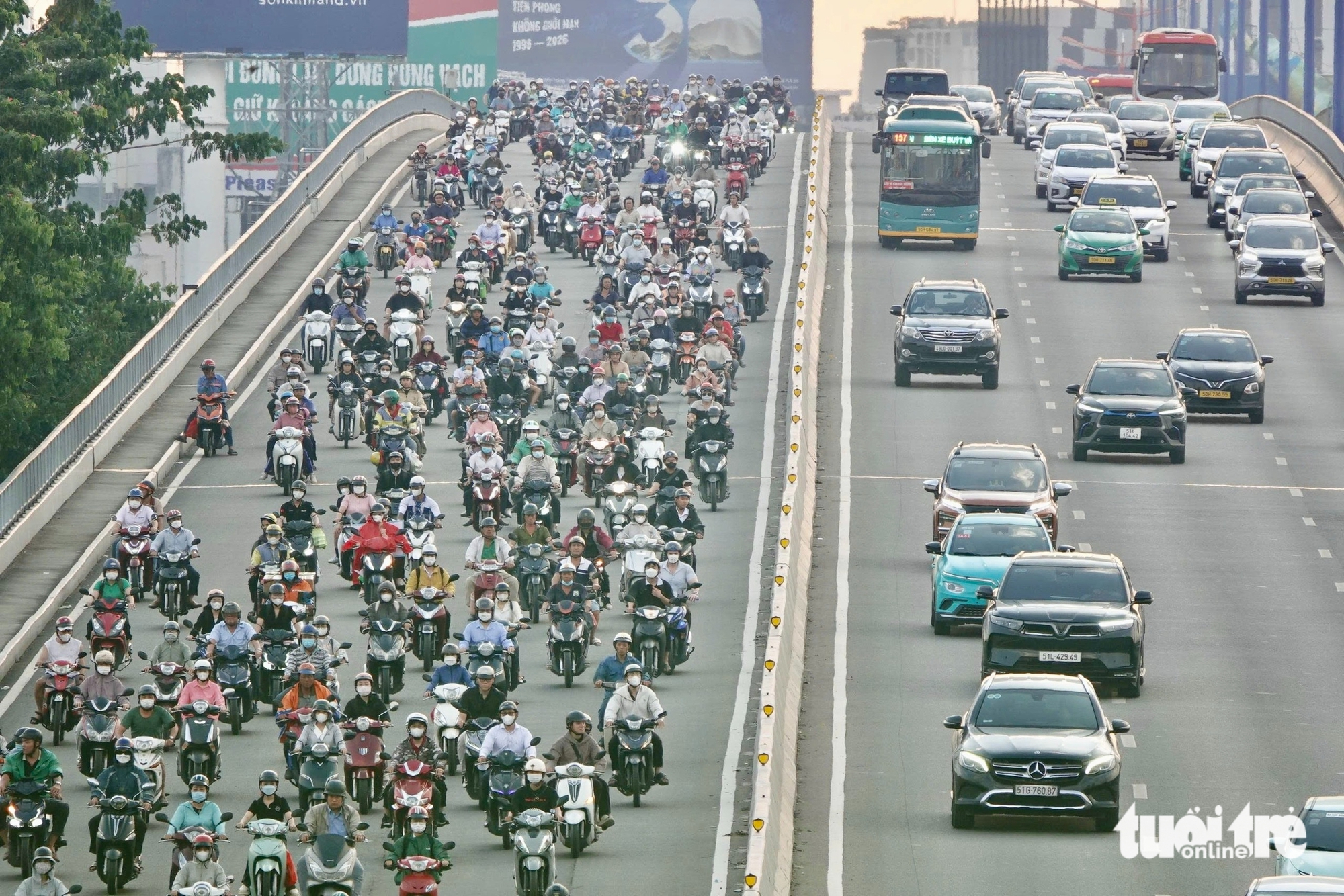 TP.HCM lập vùng phát thải thấp ở đâu, xe máy xăng có được đi lại sau năm 2026? - Ảnh 1.