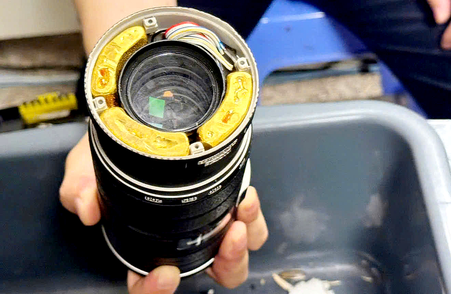 Thị trường vàng nhiều diễn biến bất ngờ, hải quan cảnh báo nguy cơ buôn lậu - Ảnh 1.