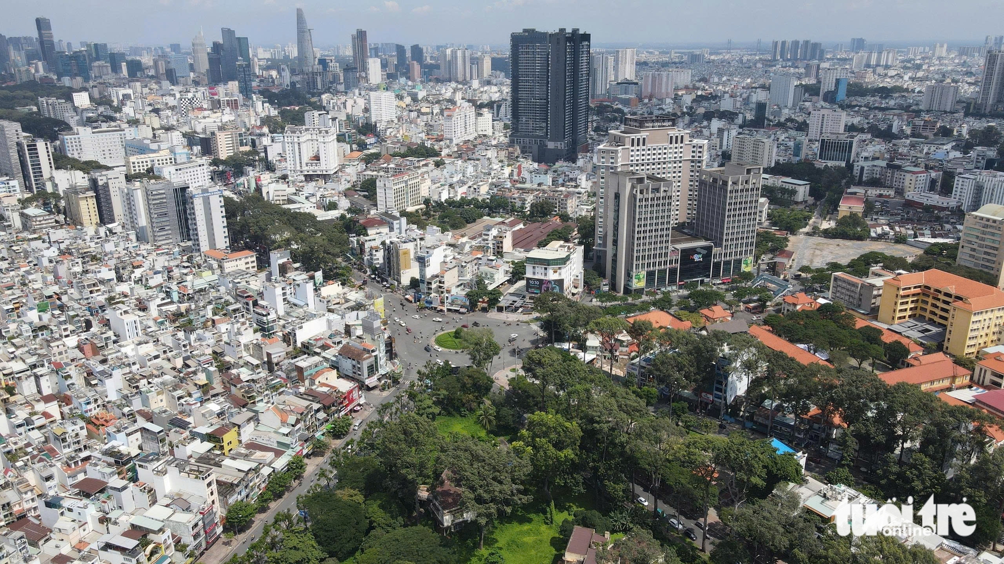 đài tưởng niệm - Ảnh 1.