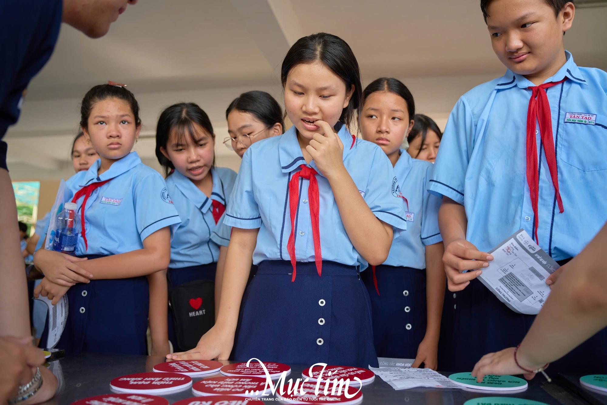 Học sinh Trường THCS Tân Tạo tìm hiểu vòng đời của muỗi, hành trình của thuốc tại Công tắc khoa học- Ảnh 1.