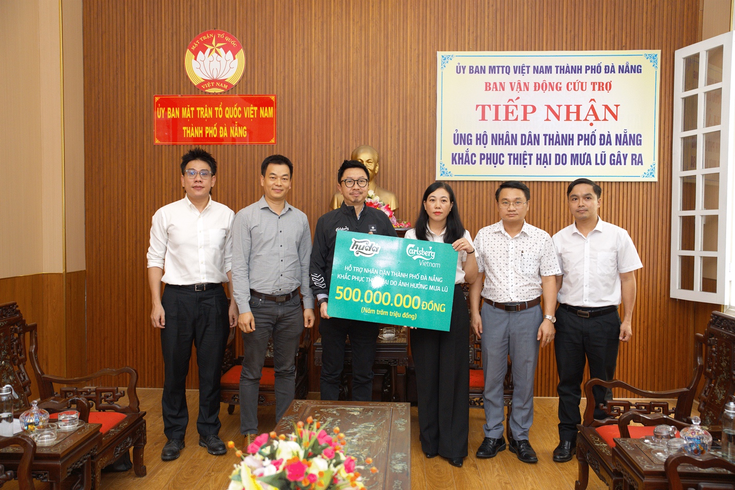 Carlsberg Việt Nam hỗ trợ người dân Huế và Đà Nẵng - Ảnh 3.