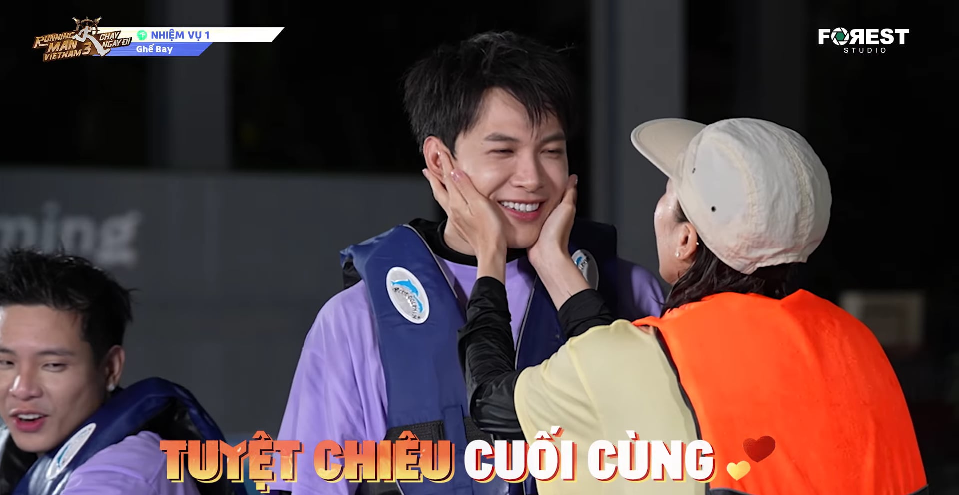 Running man tập 5: lộ diện 2 gián điệp mới, phá đám đội Hải nữ - Ảnh 10. Running Man tập 5: Diệu Nhi thả thính, Anh Tú Atus ngại đỏ mặt - Ảnh 9.