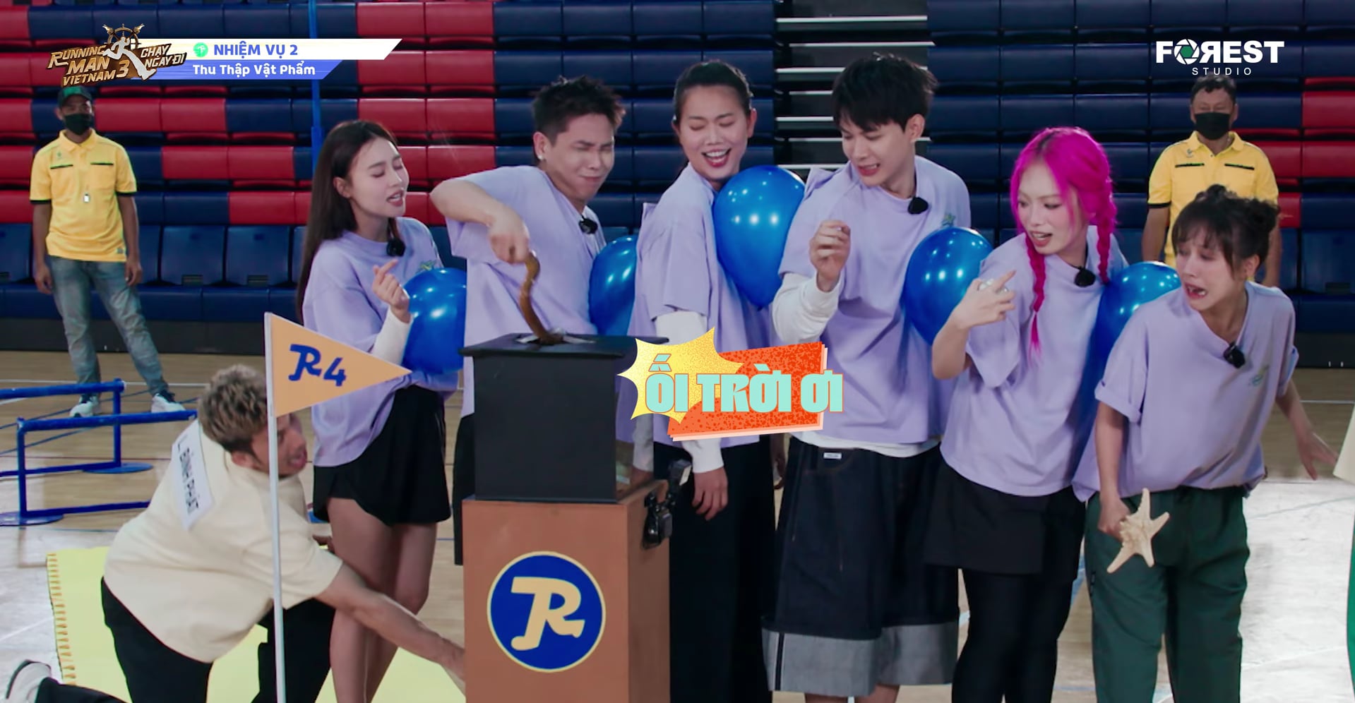 Running man tập 5: Diệu Nhi thả thính, Anh Tú Atus ngại đỏ mặt - Ảnh 10. Running Man tập 5: Diệu Nhi thả thính, Anh Tú Atus ngại đỏ mặt - Ảnh 11.